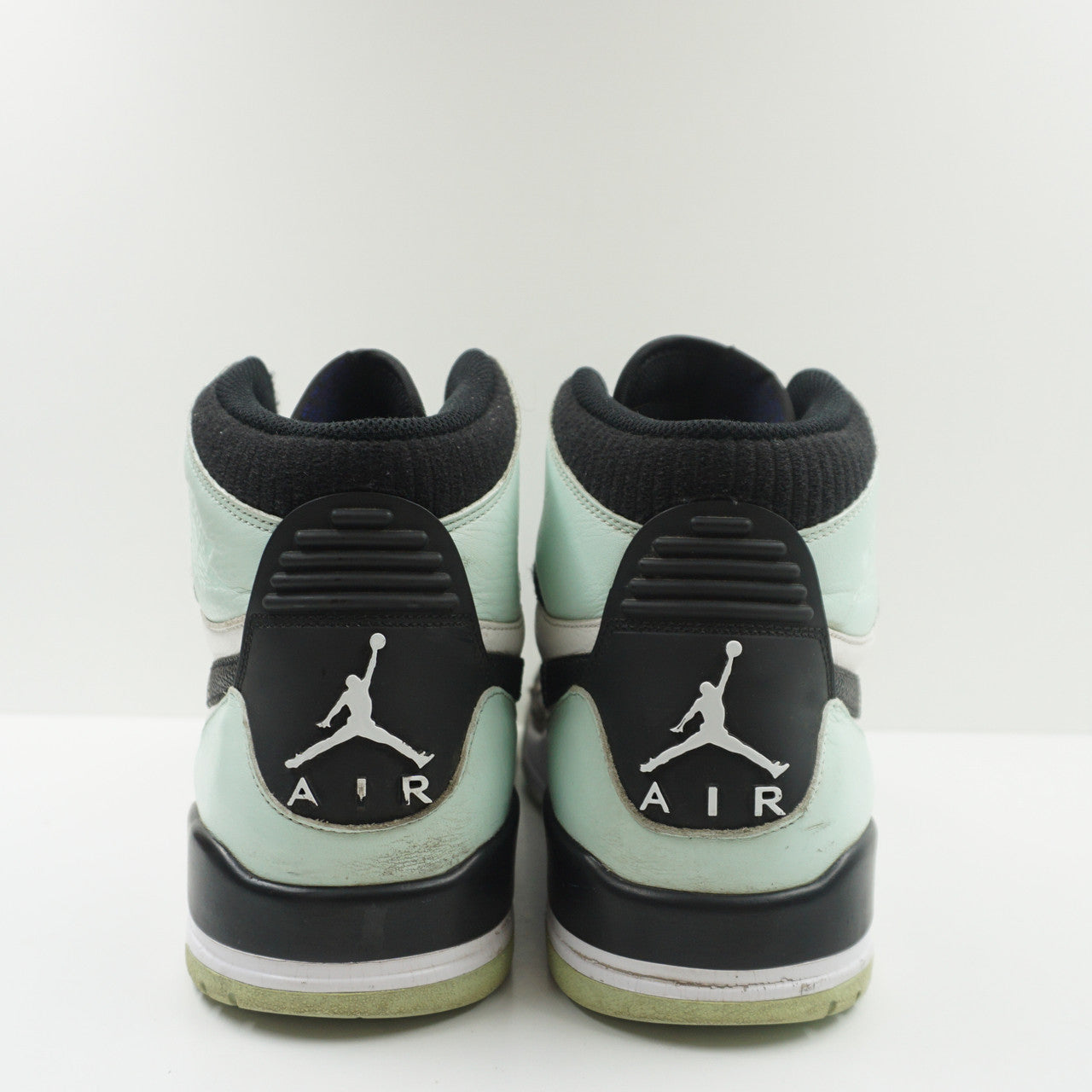 Jordan Legacy 312 Igloo