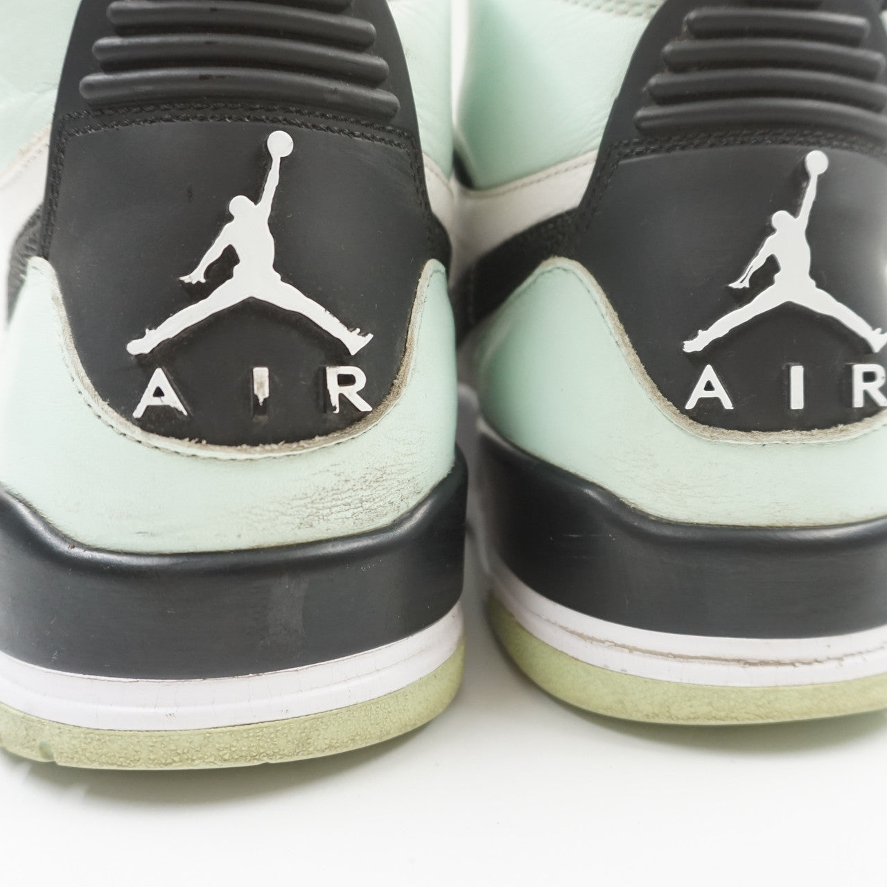 Jordan Legacy 312 Igloo