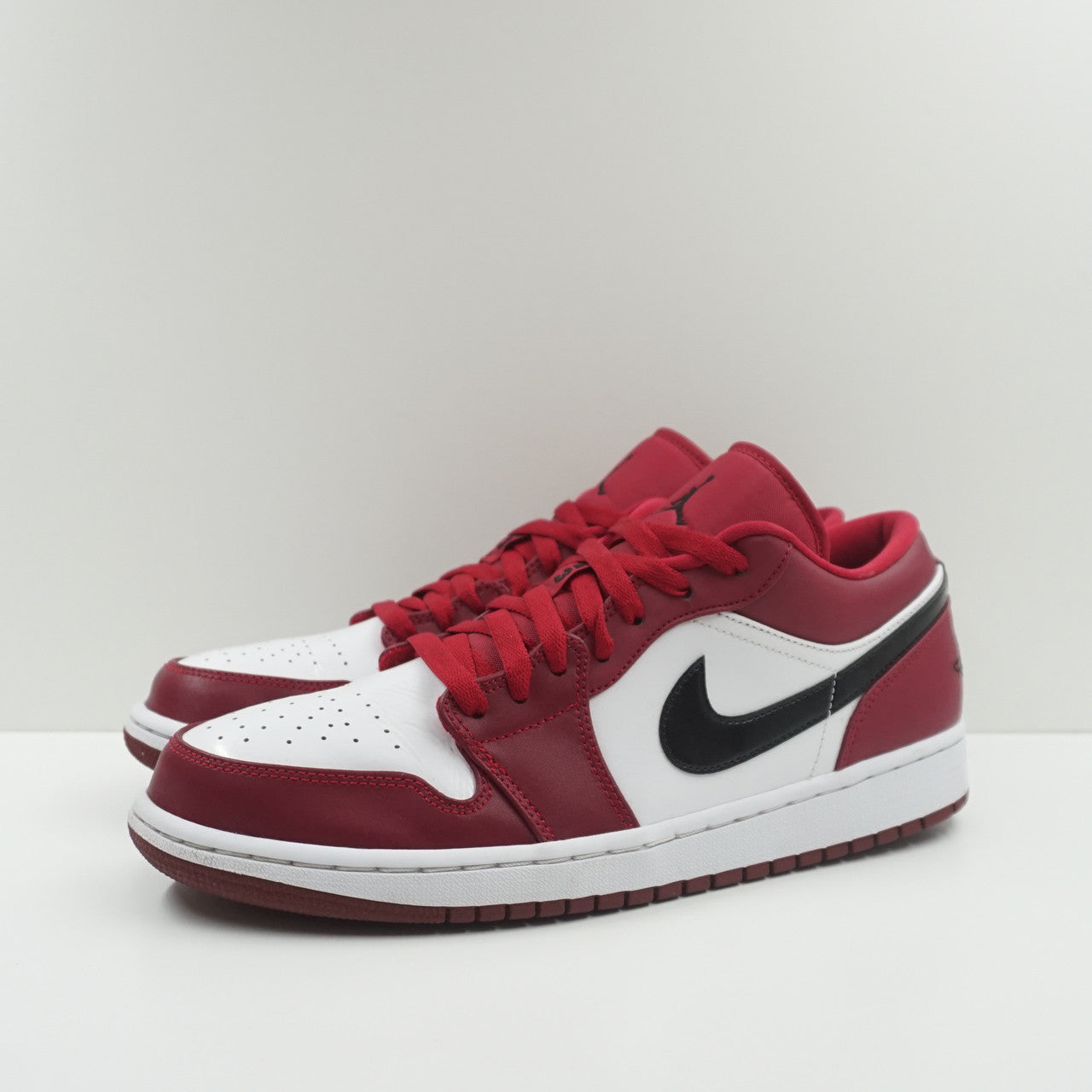 Jordan Noble Red Sneakers Jordan Black Noble Red Air Jordan Mid GS