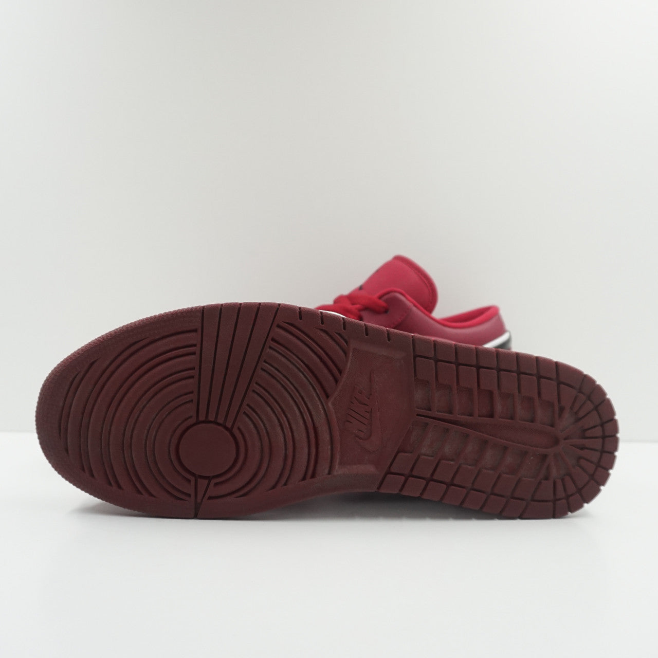 Jordan 1 Low Noble Red