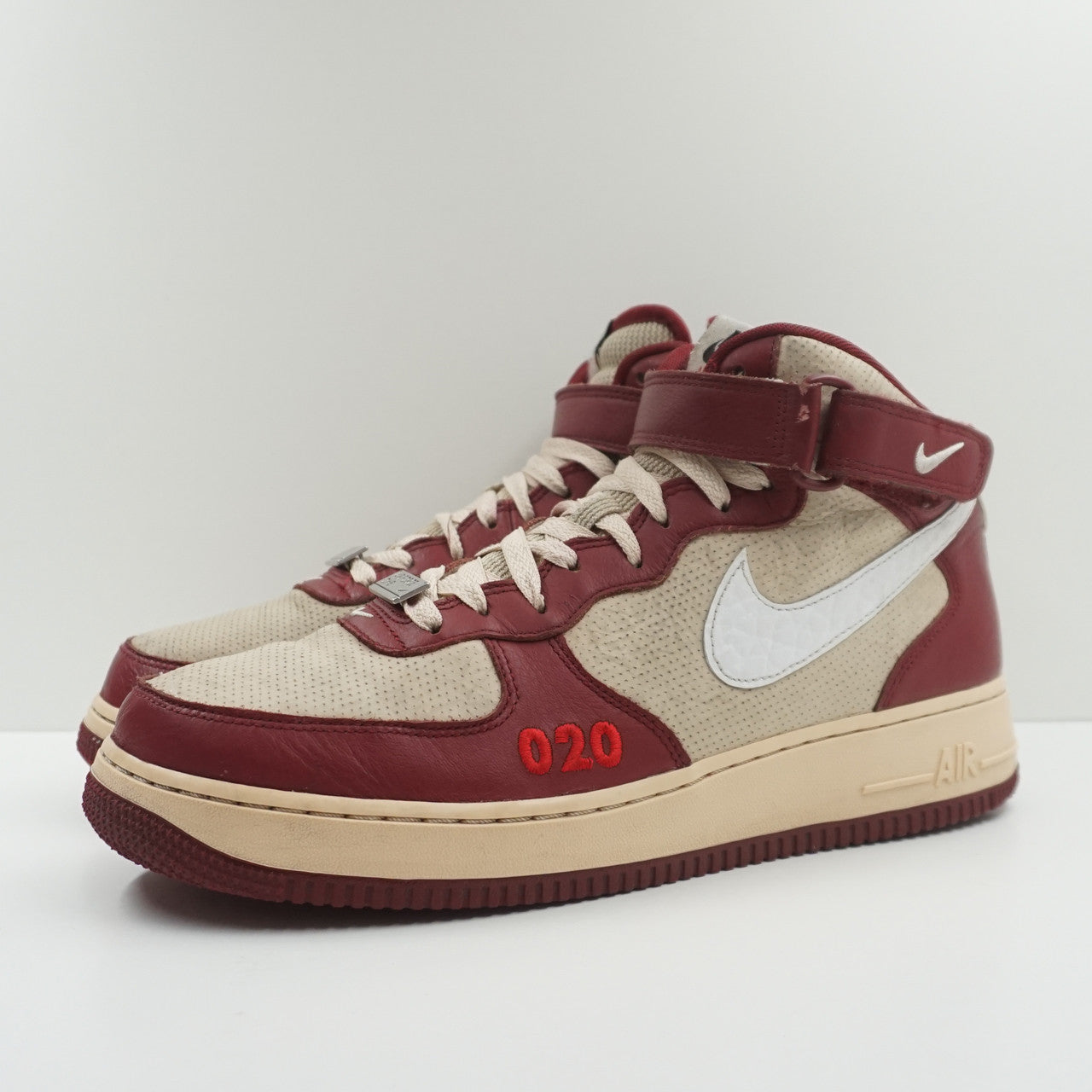 Nike Air Force Mid London