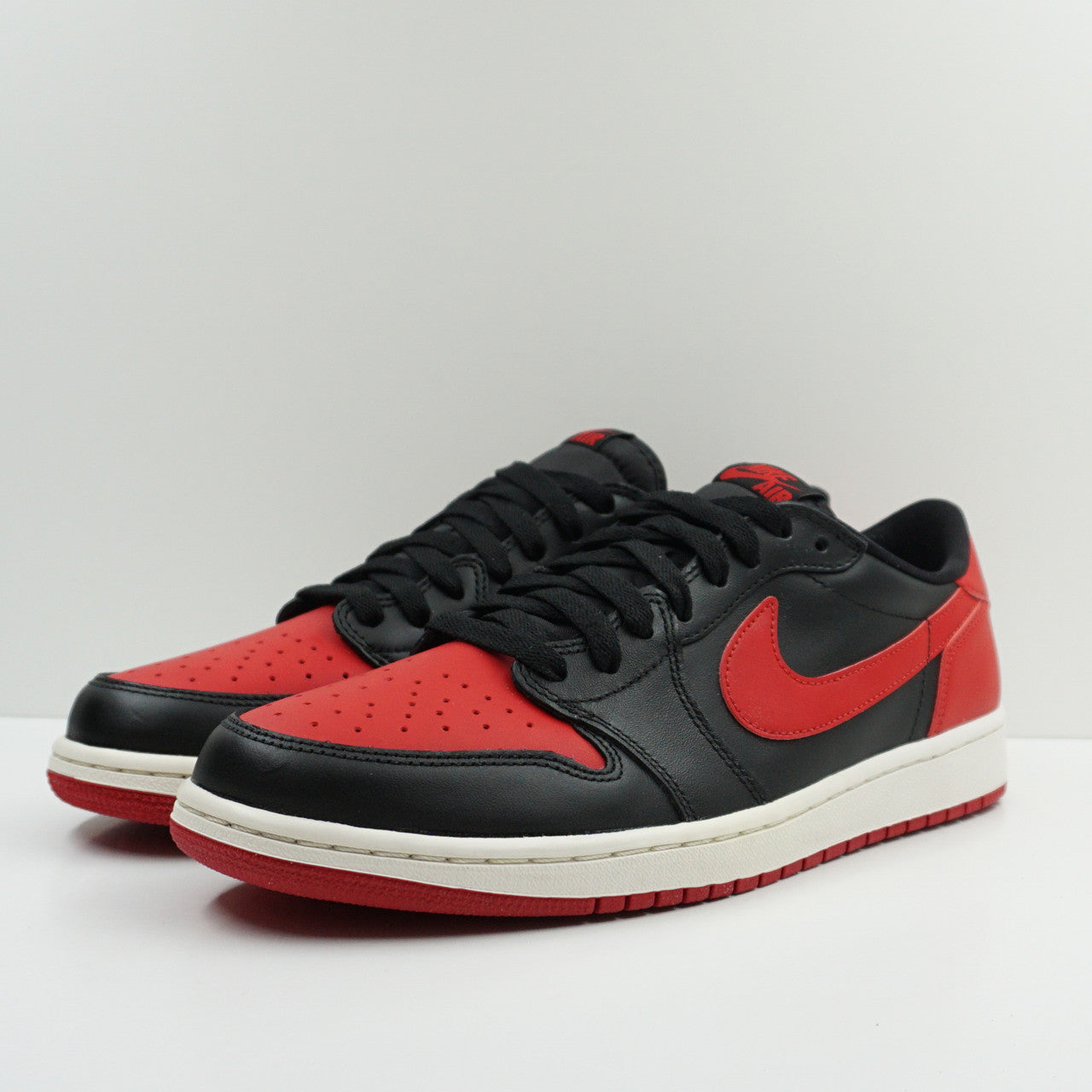 Jordan 1 Retro Low Bred (2015)