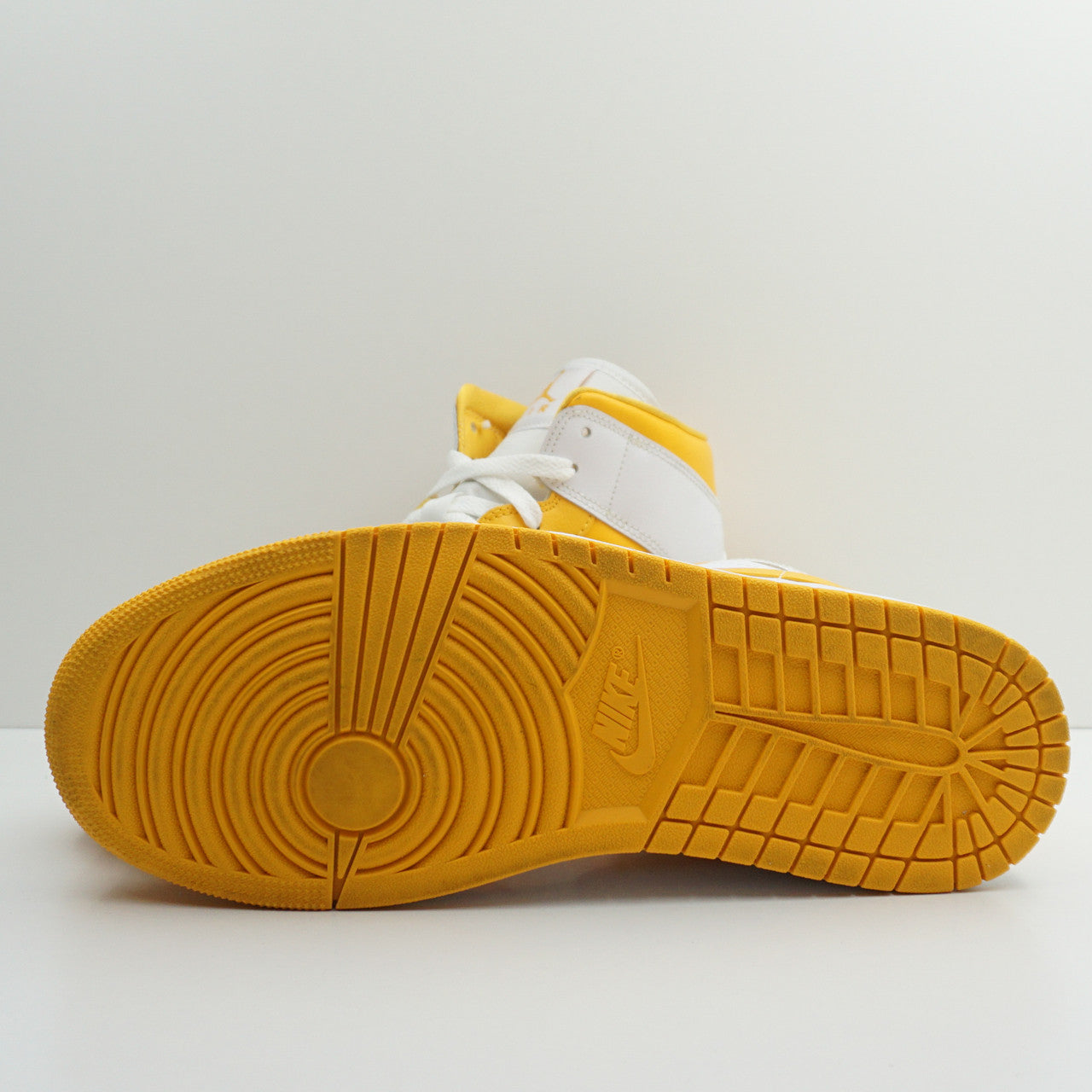 Jordan 1 Mid White University Gold (W)