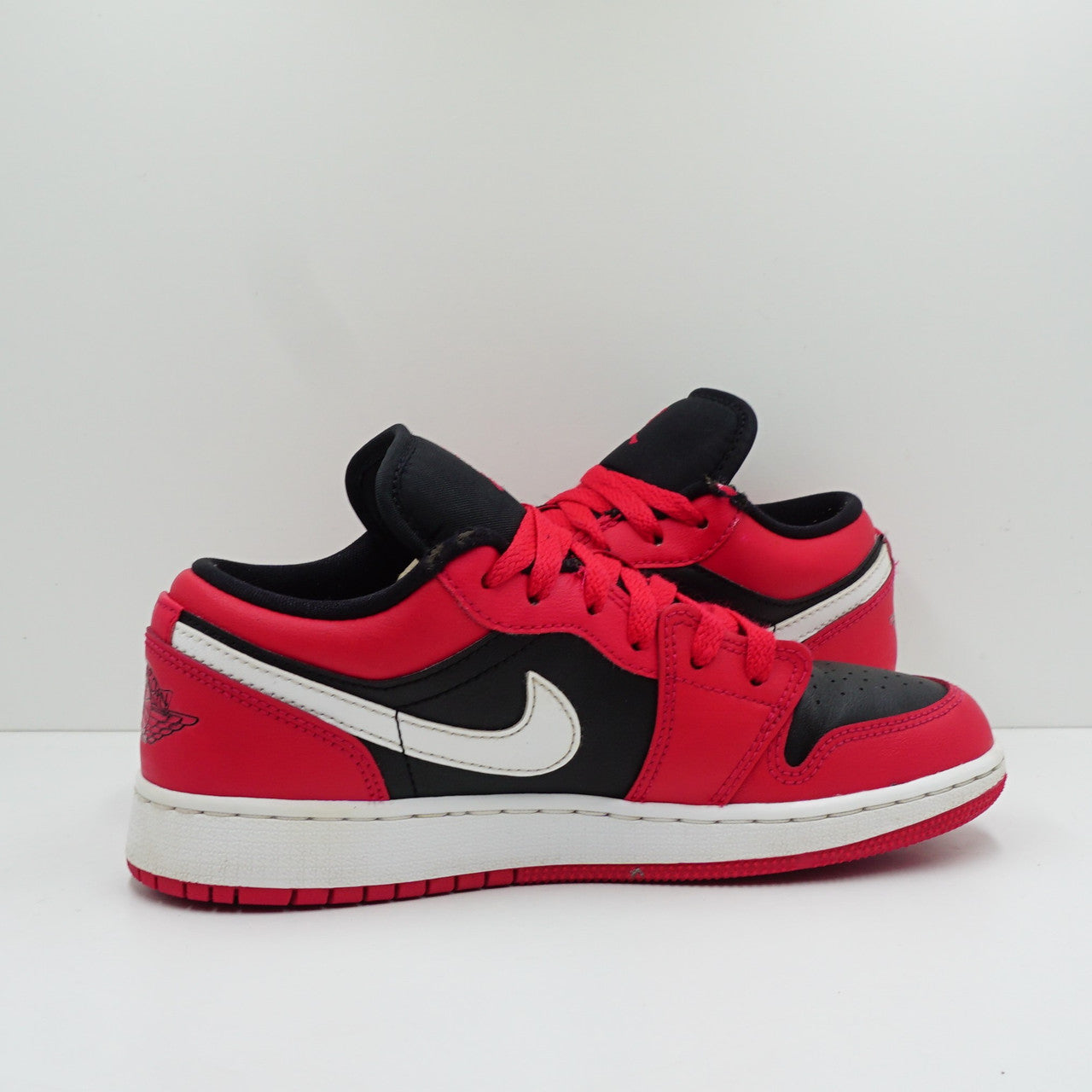 Jordan 1 Low Black Very Berry (GS)