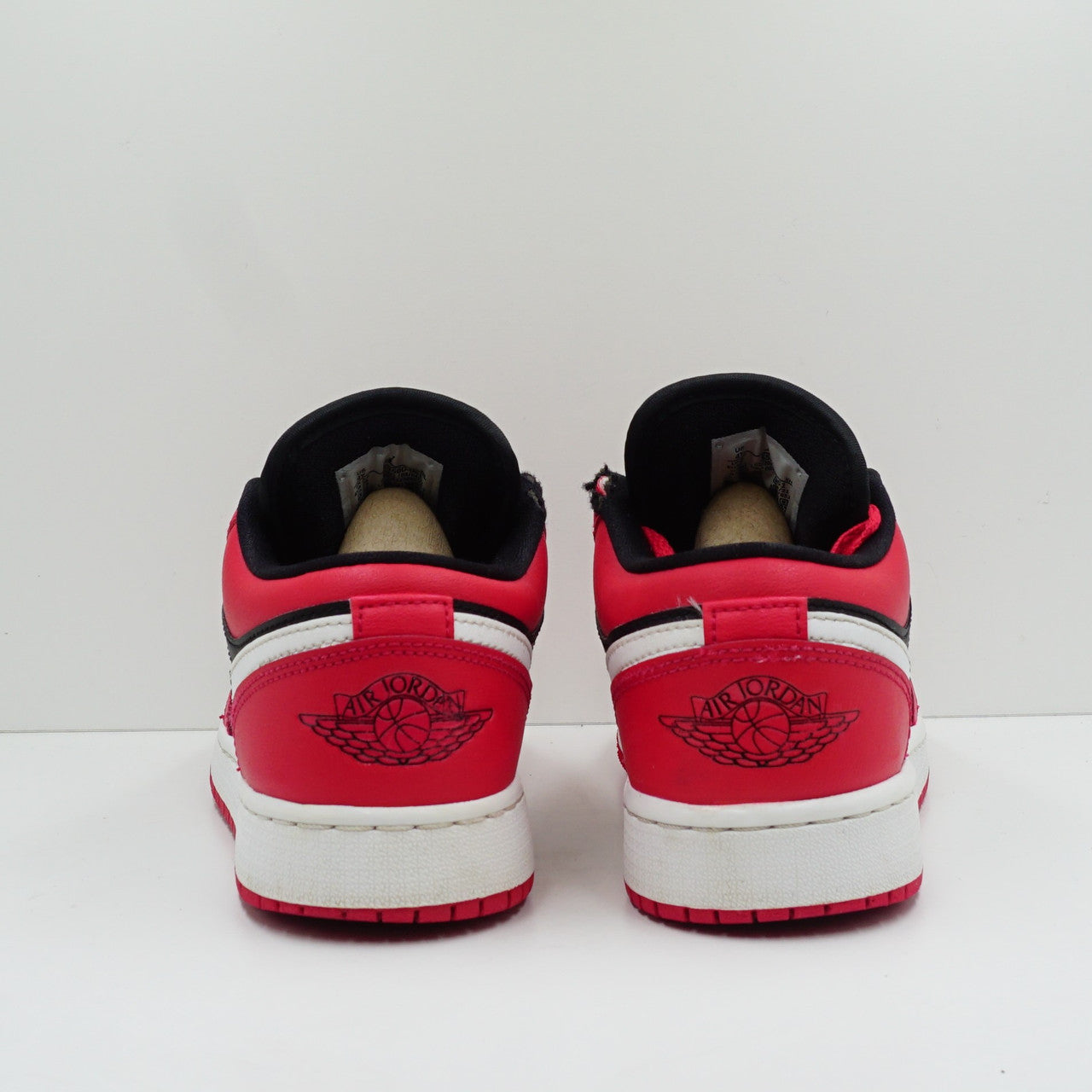 Jordan 1 Low Black Very Berry (GS)