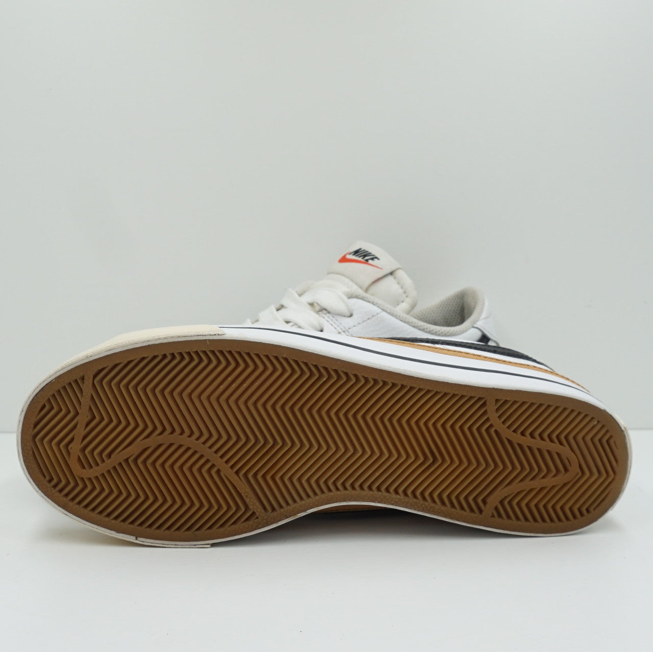 Nike Court Legacy