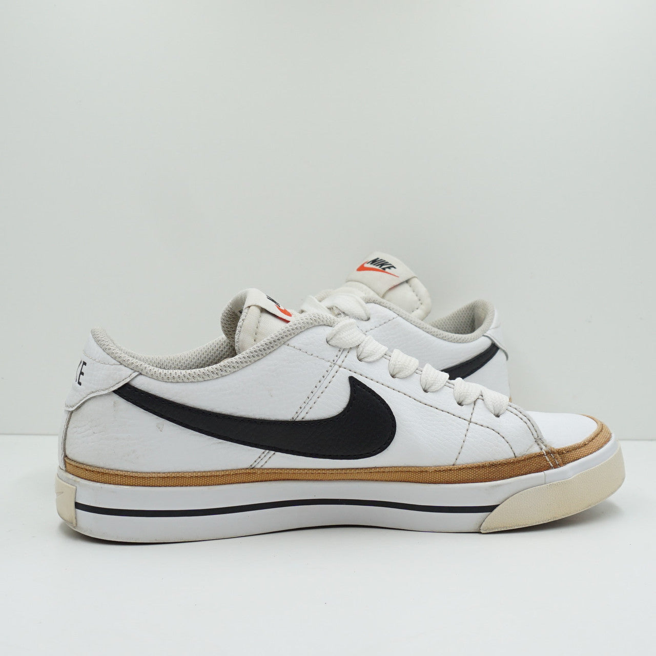 Nike Court Legacy