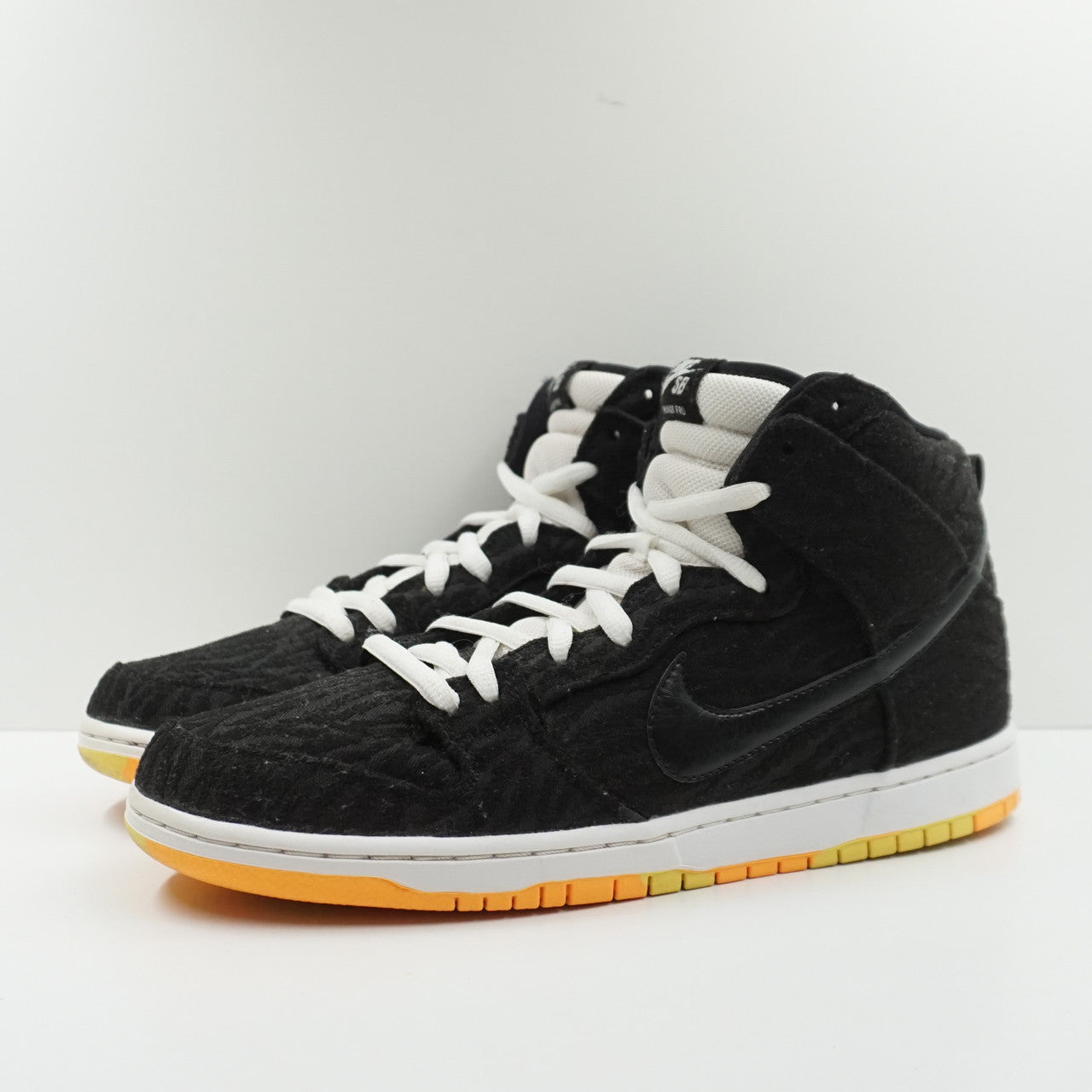 Nike SB Dunk High Skunk