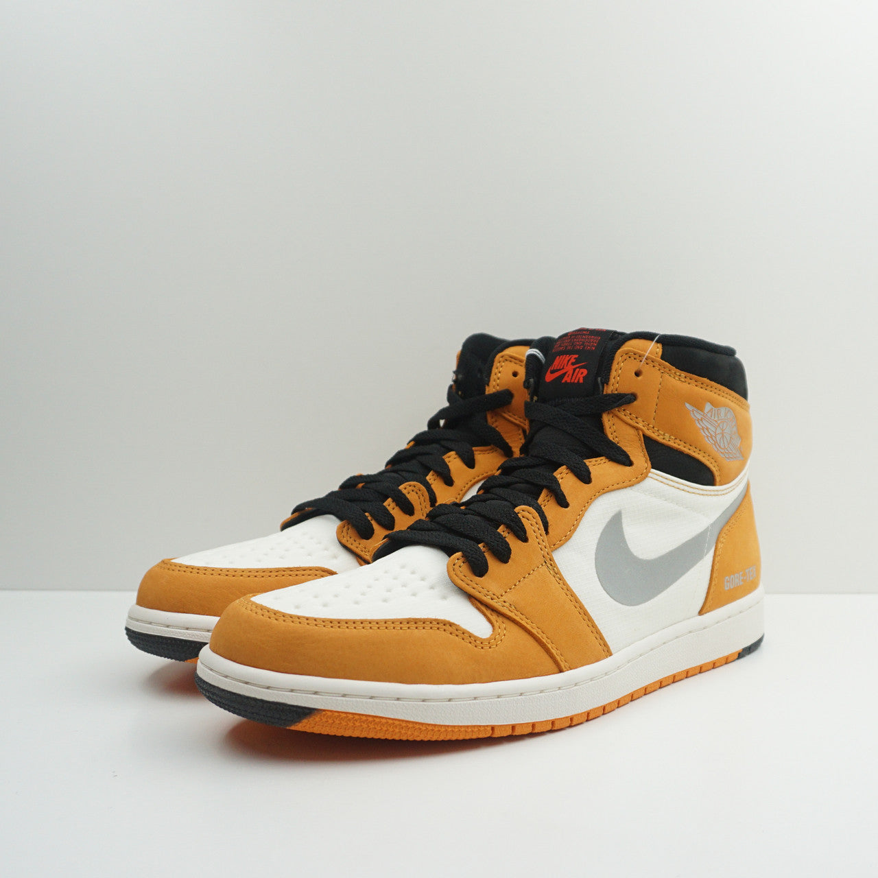 Jordan 1 High Element Gore-Tex light Curry