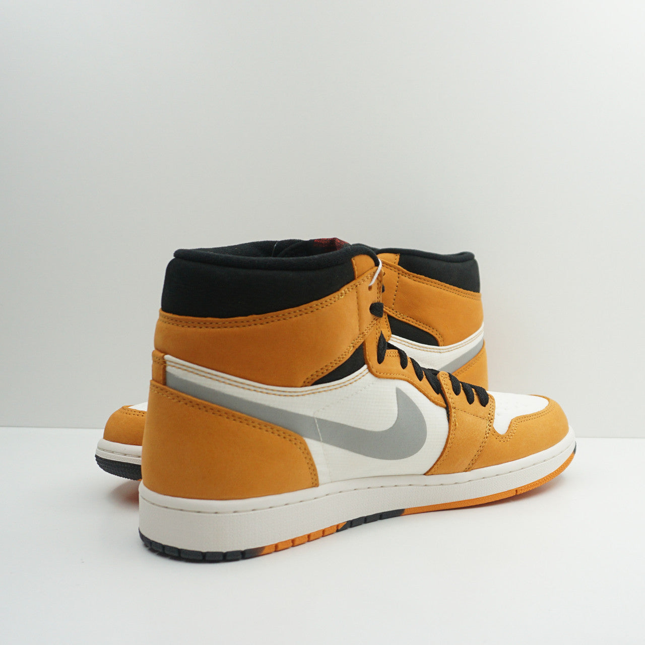 Jordan 1 High Element Gore-Tex light Curry