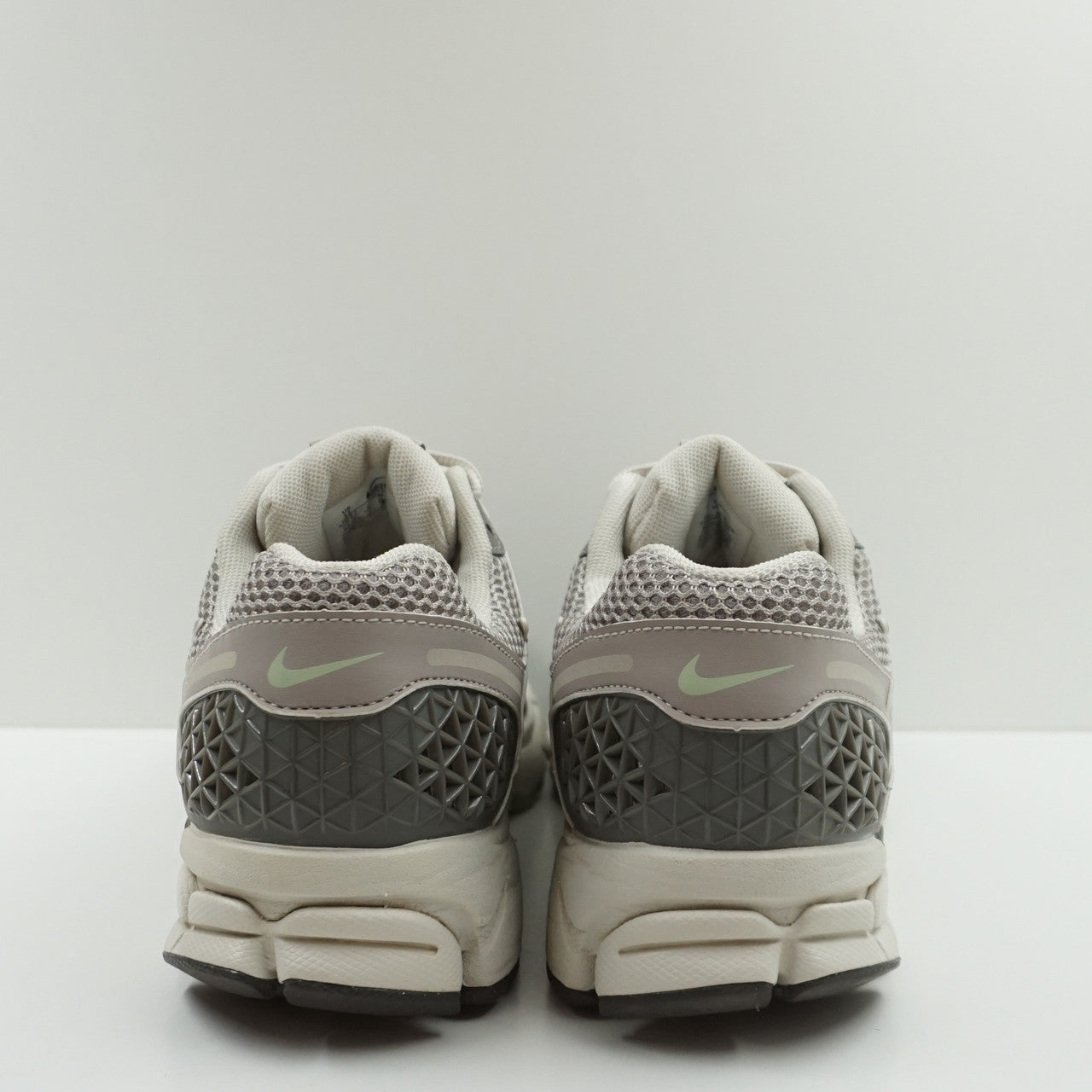 Nike Zoom Vomero 5 Cobblestone Flat Pewter (W)