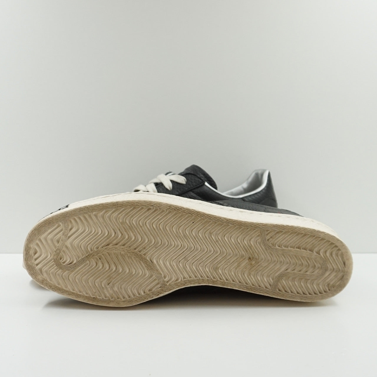 Adidas Superstar x Sneakersnstuff Camera