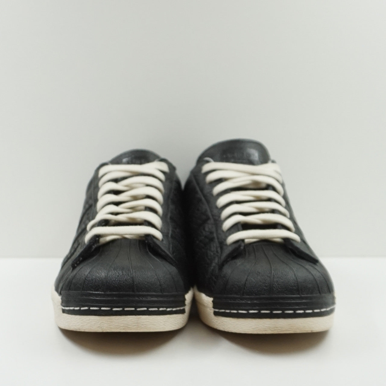 Adidas Superstar x Sneakersnstuff Camera
