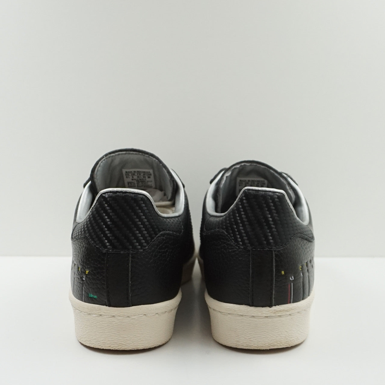 Adidas Superstar x Sneakersnstuff Camera
