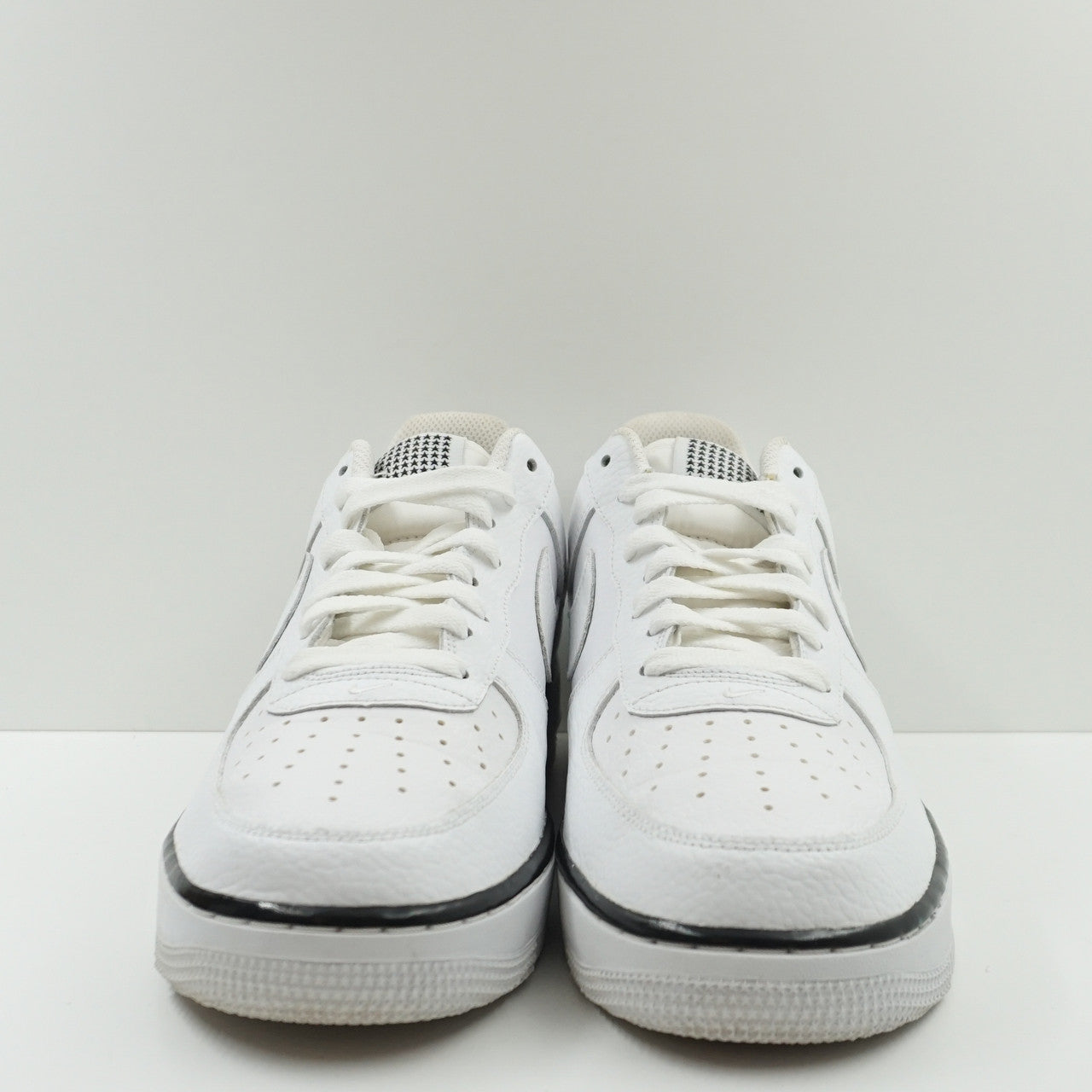 Nike Air Force 1 '07 Low White Black Outline Swoosh