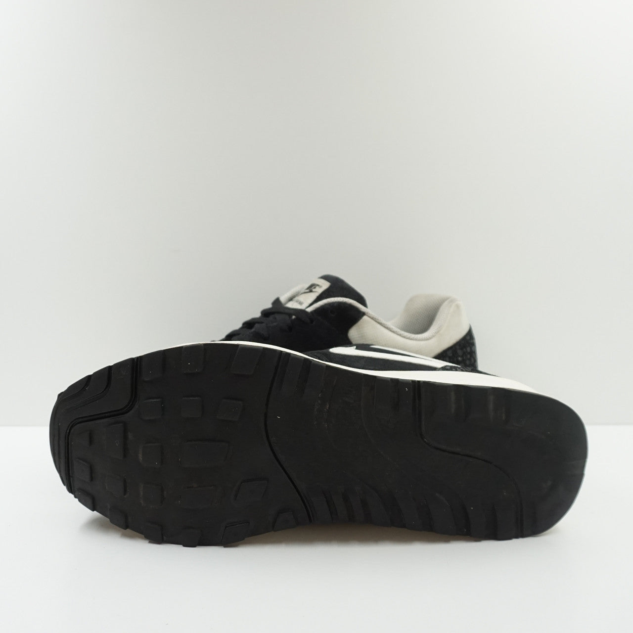 Nike Air Safari White Black