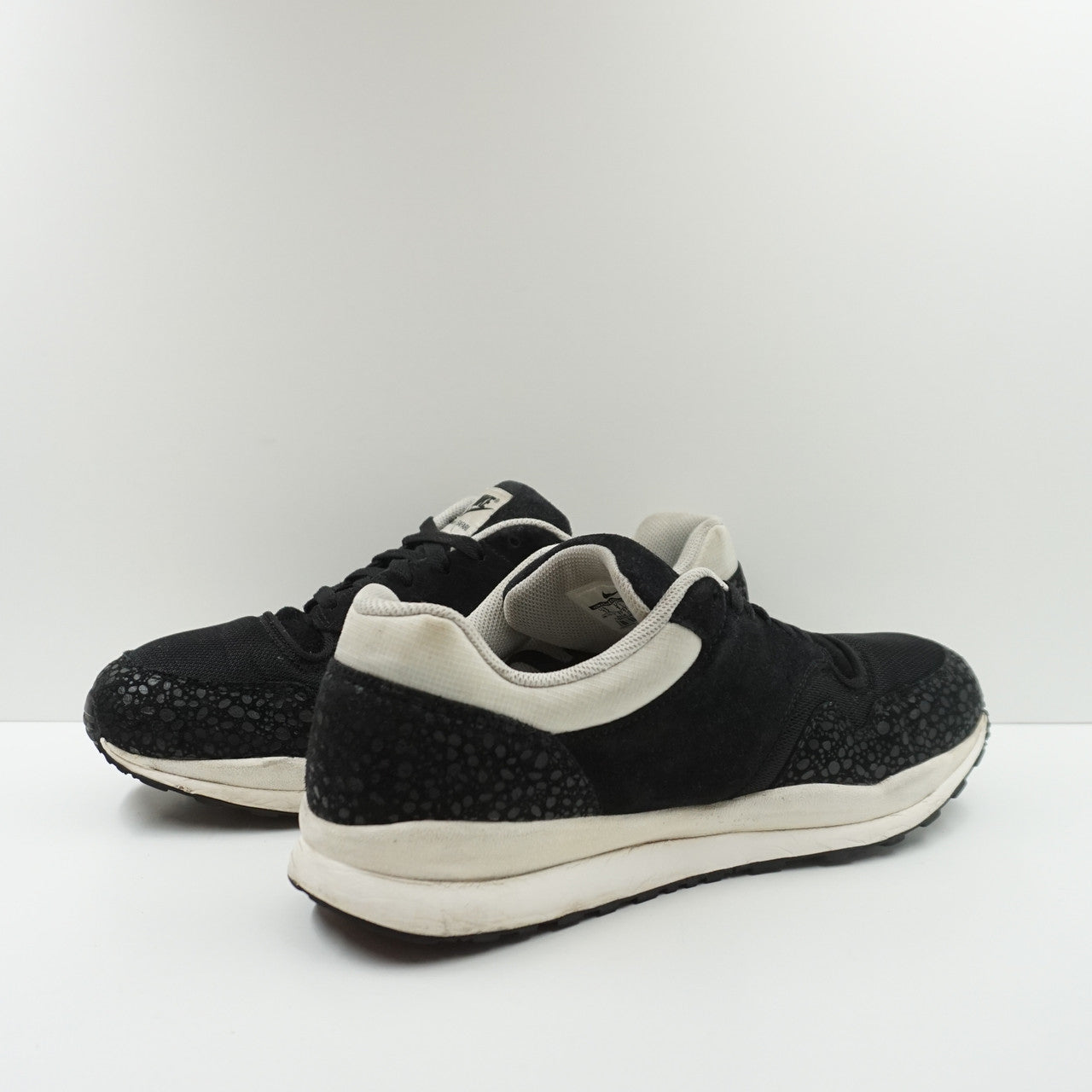 Nike Air Safari White Black