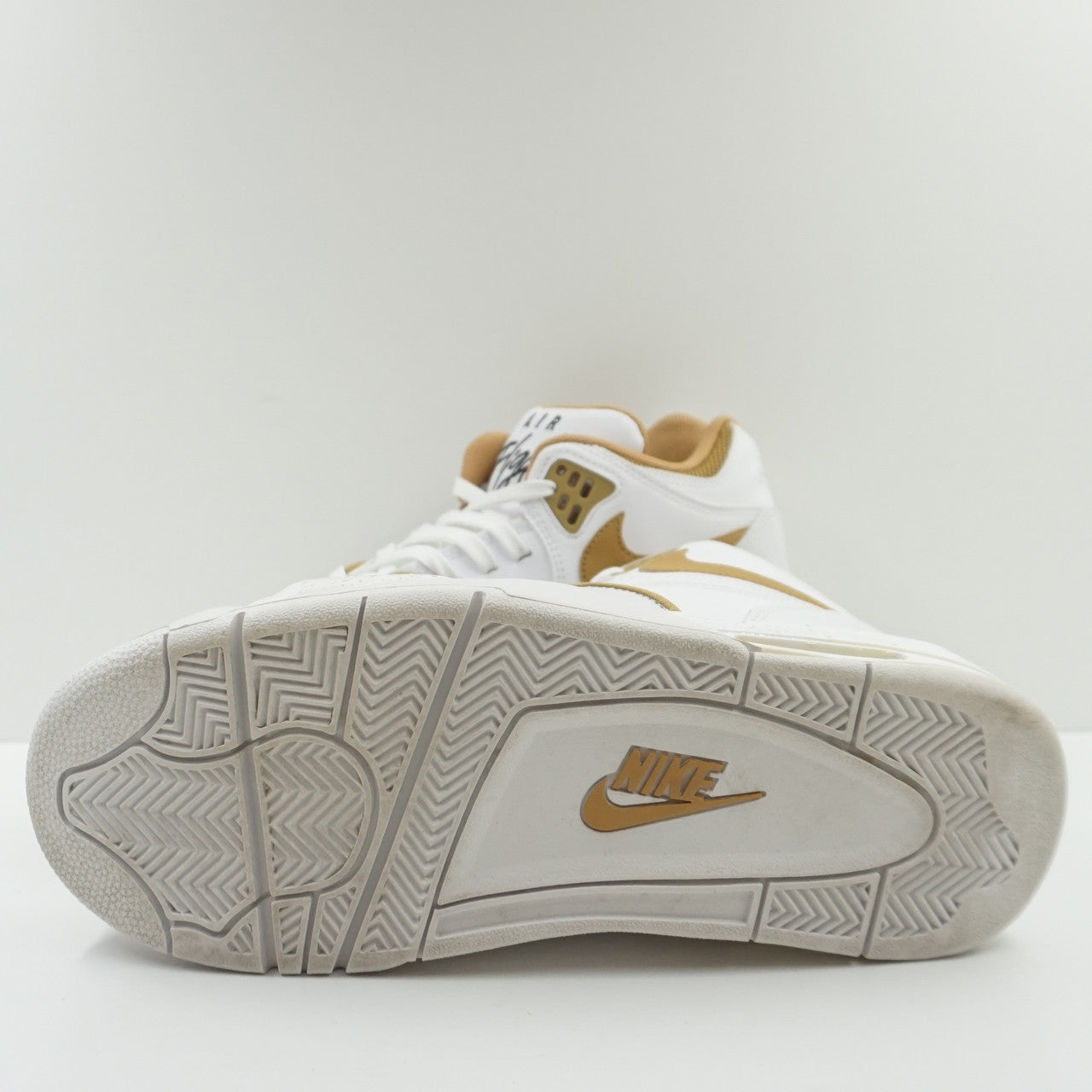 Nike Air Flight 89 White Fly Gold