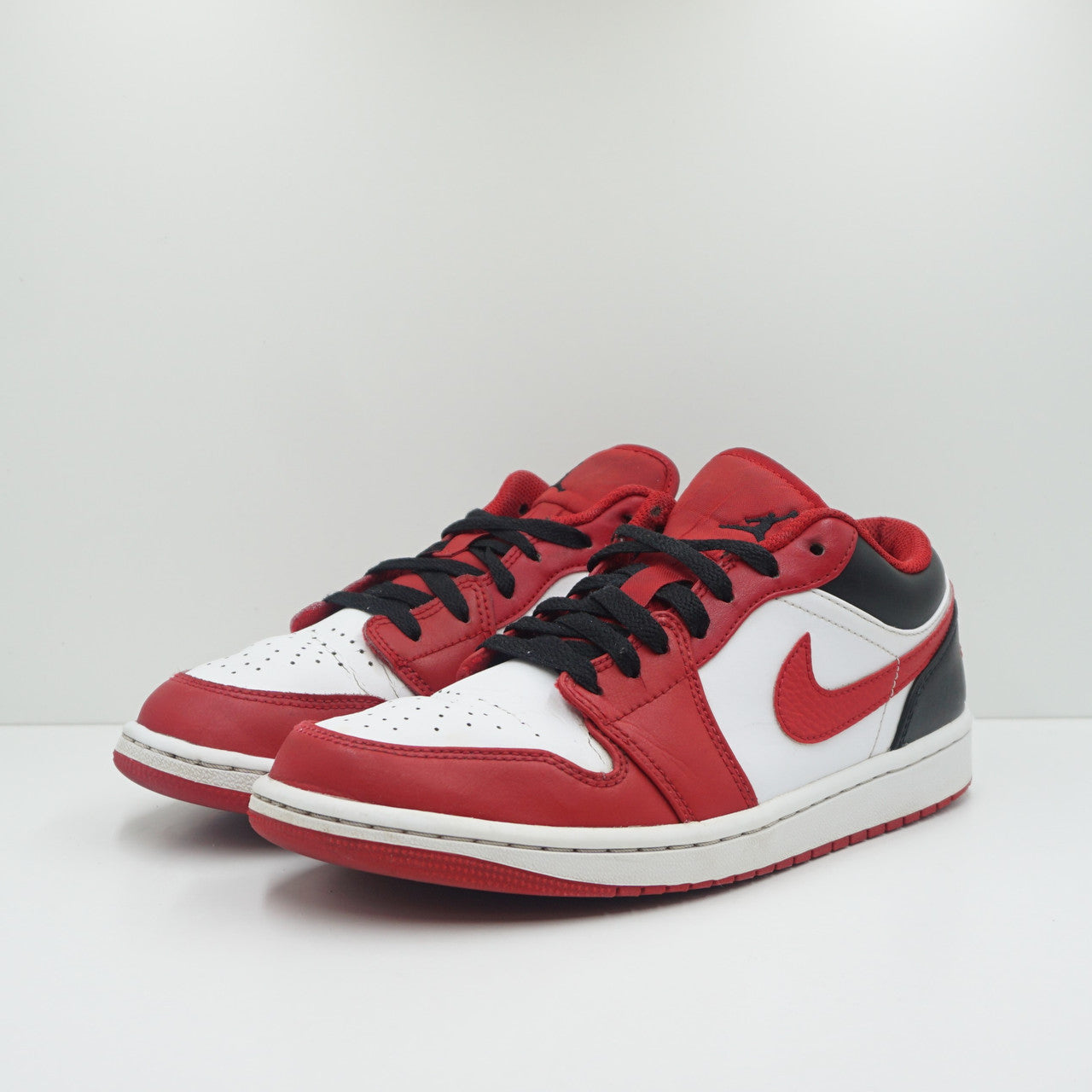 Jordan 1 Low Bulls (2022)