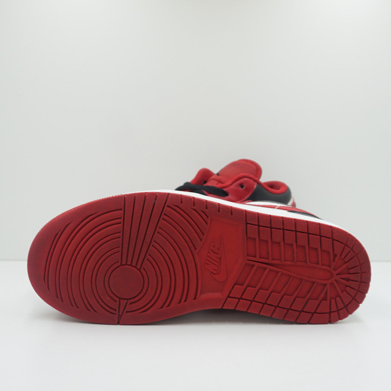 Jordan 1 Low Bulls (2022)