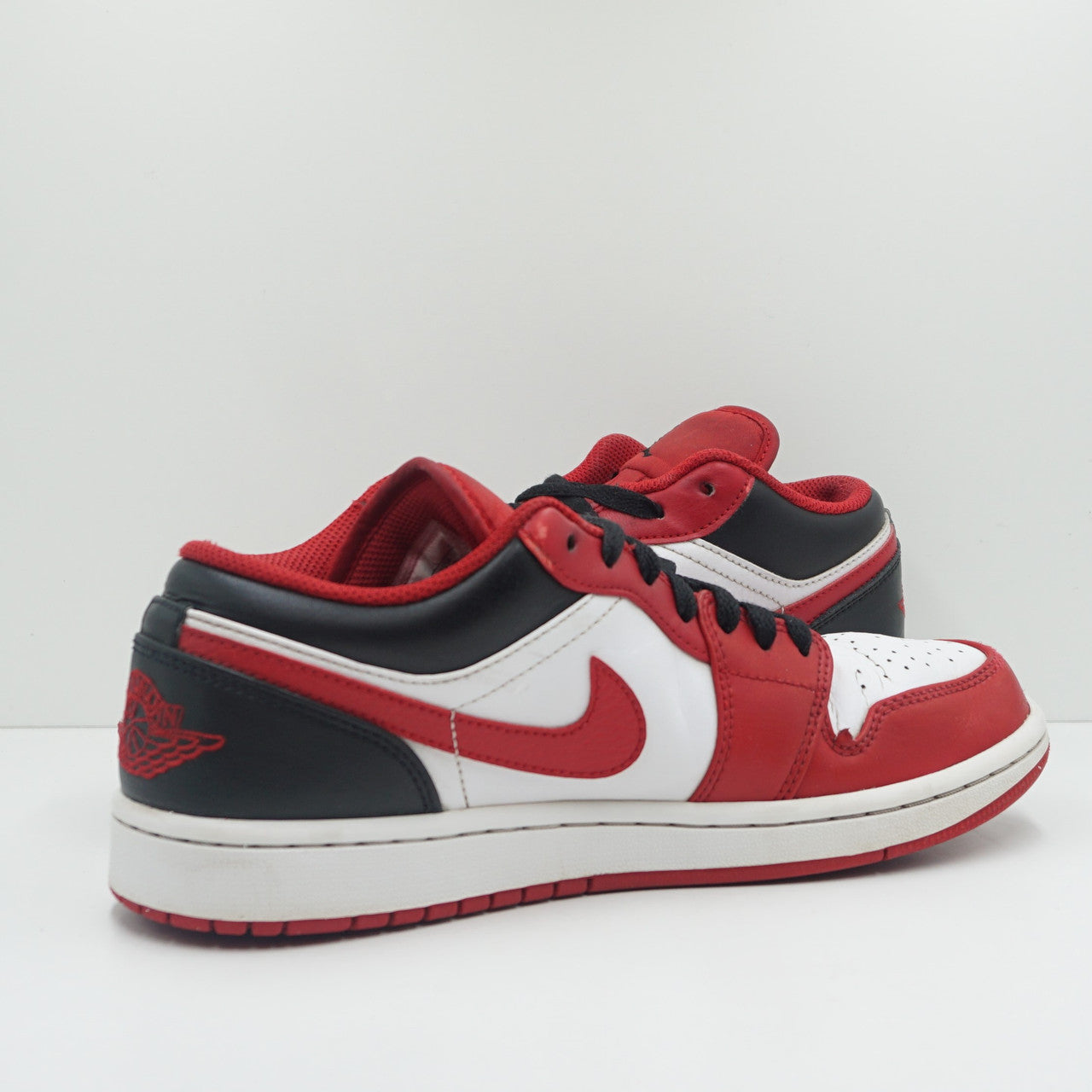 Jordan 1 Low Bulls (2022)
