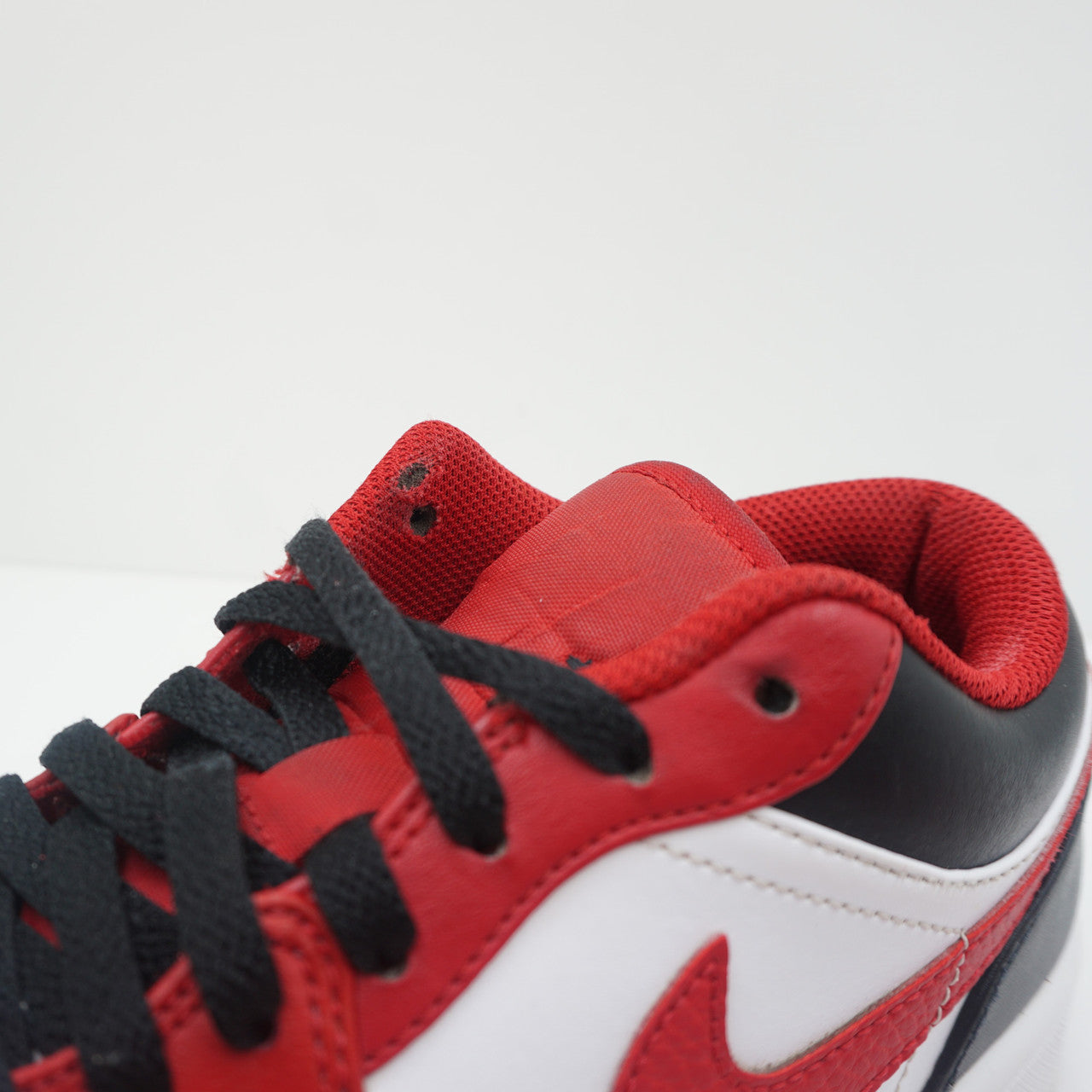 Jordan 1 Low Bulls (2022)