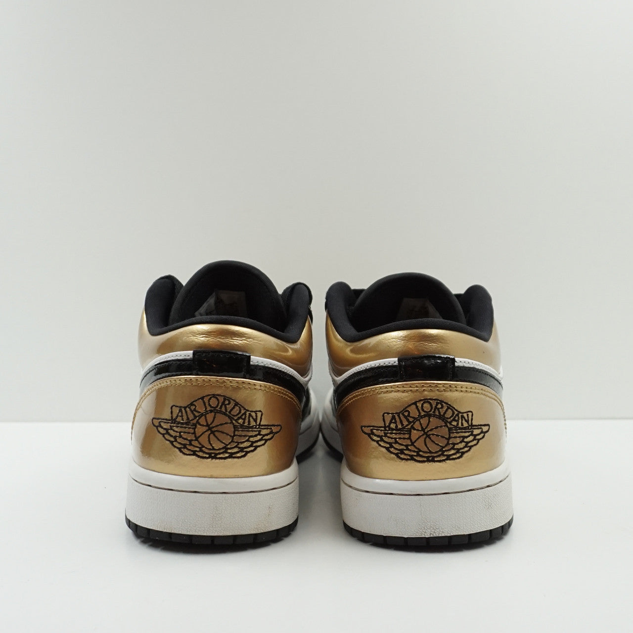 Jordan 1 Low Gold Toe