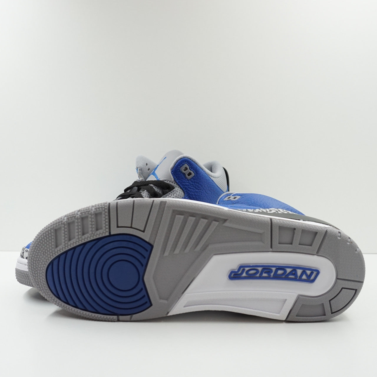 Jordan 3 Retro Varsity Royal Cement