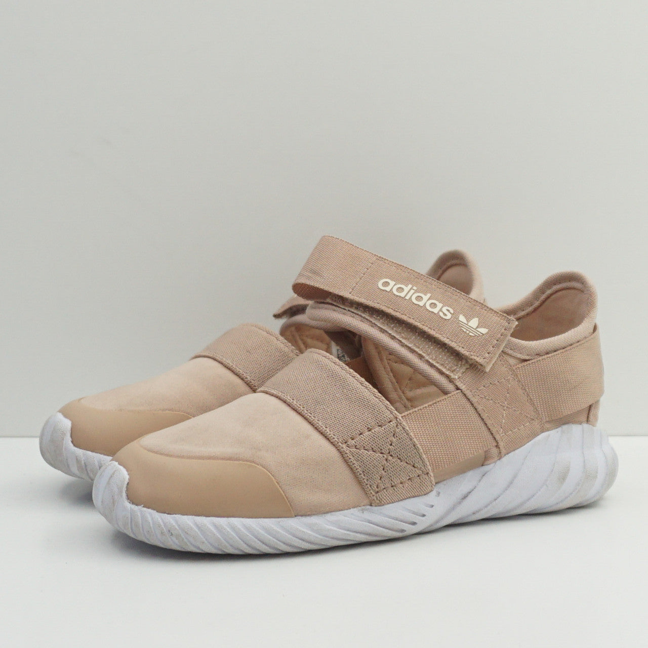 Adidas doom 2025 sandals beige