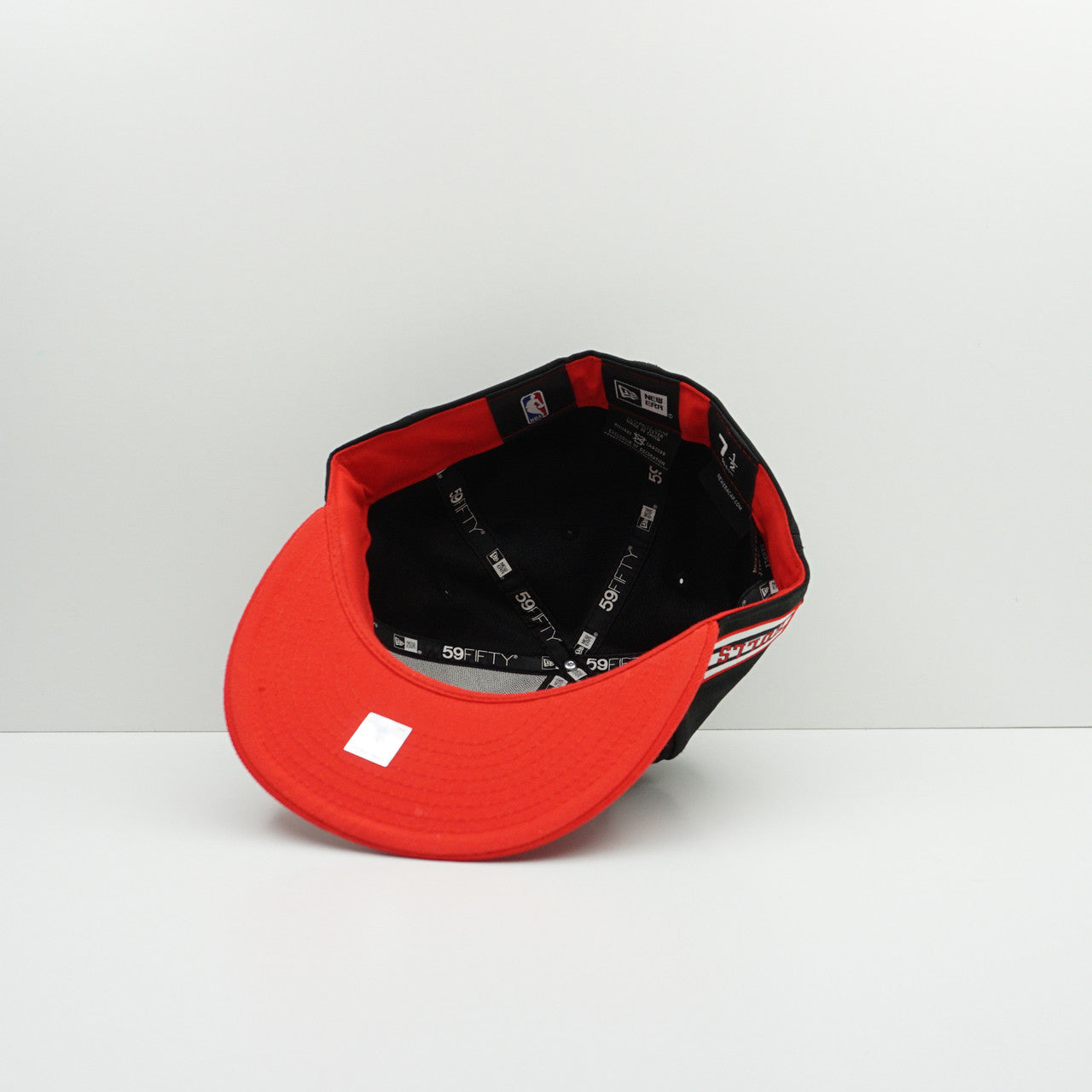 New Era Chicago Bulls Black/Red Fitted Cap