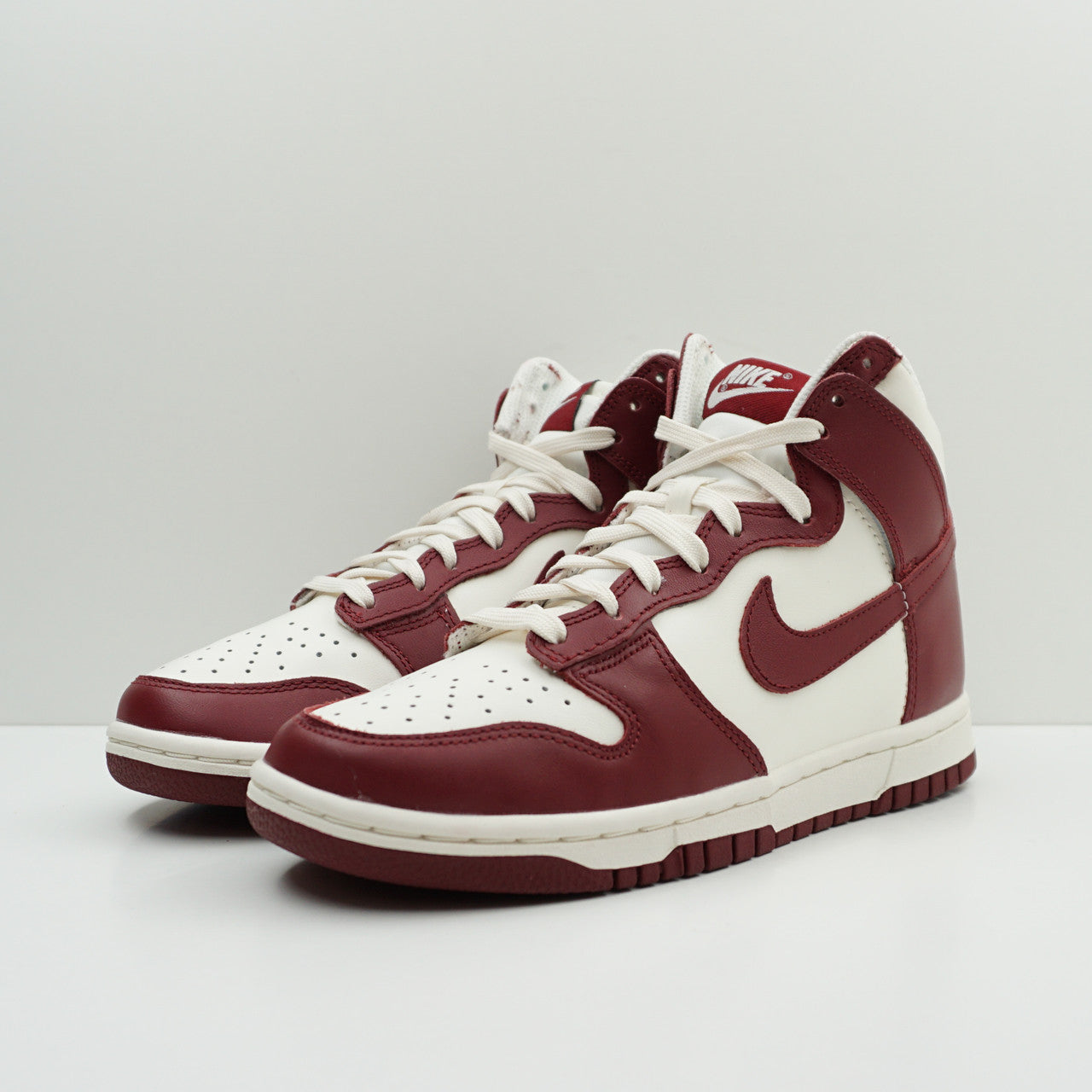 Nike Dunk High Sail Team Red (W)