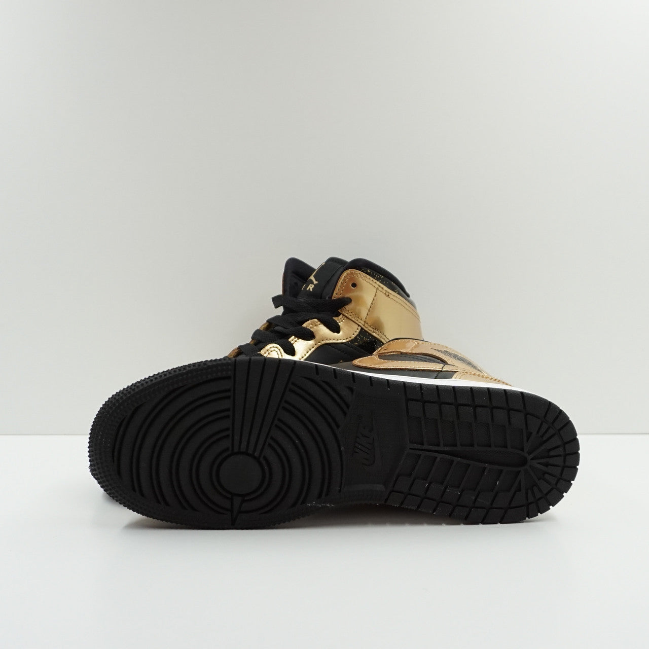Jordan 1 Mid SE Metallic Gold Black (GS)