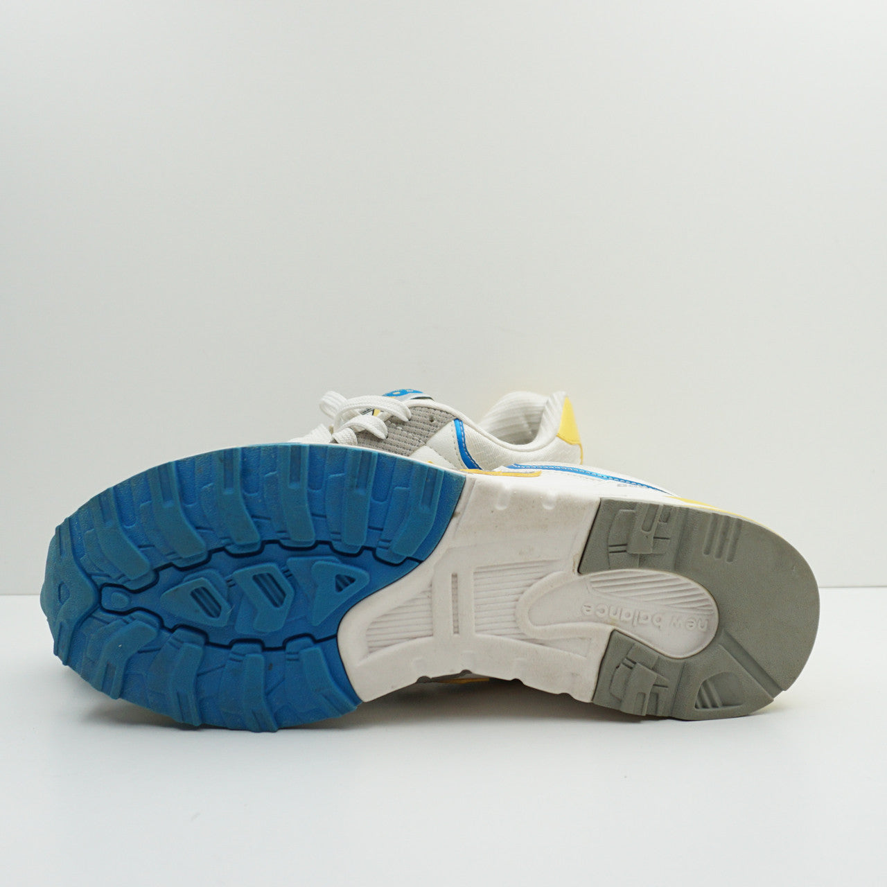 New Balance 850 Sample