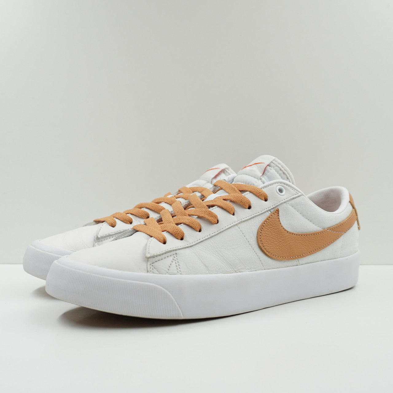Nike SB Zoom Blazer Low Pro GT White Cognac