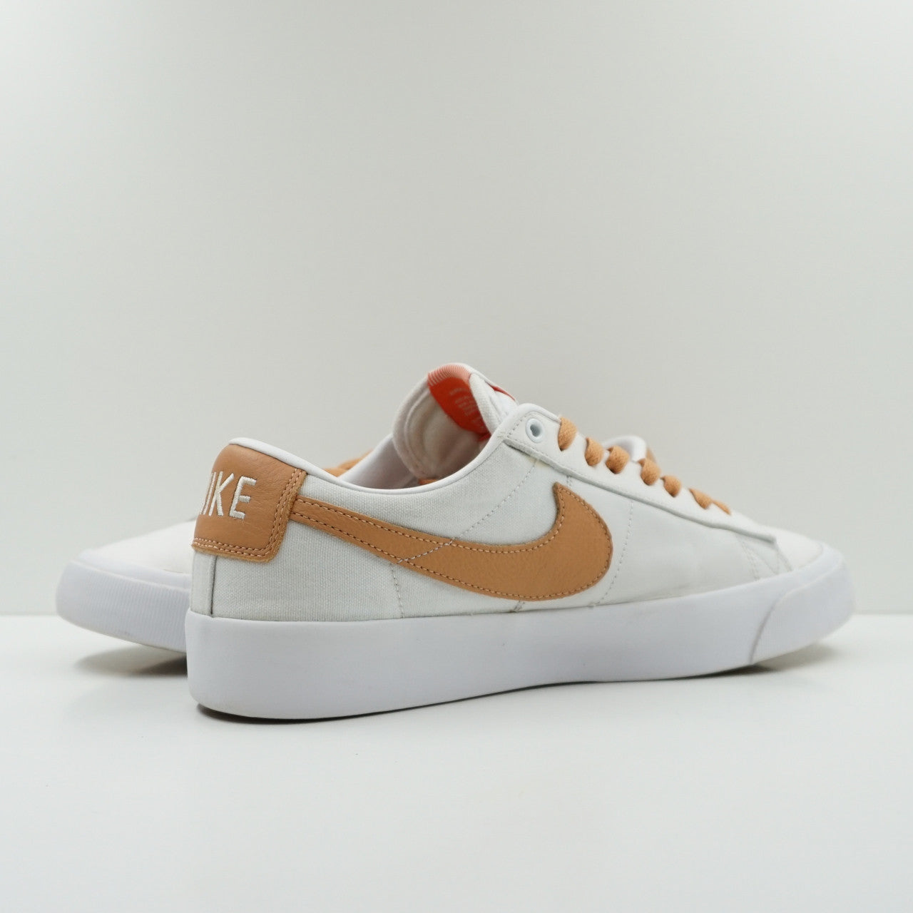 Nike SB Zoom Blazer Low Pro GT White Cognac