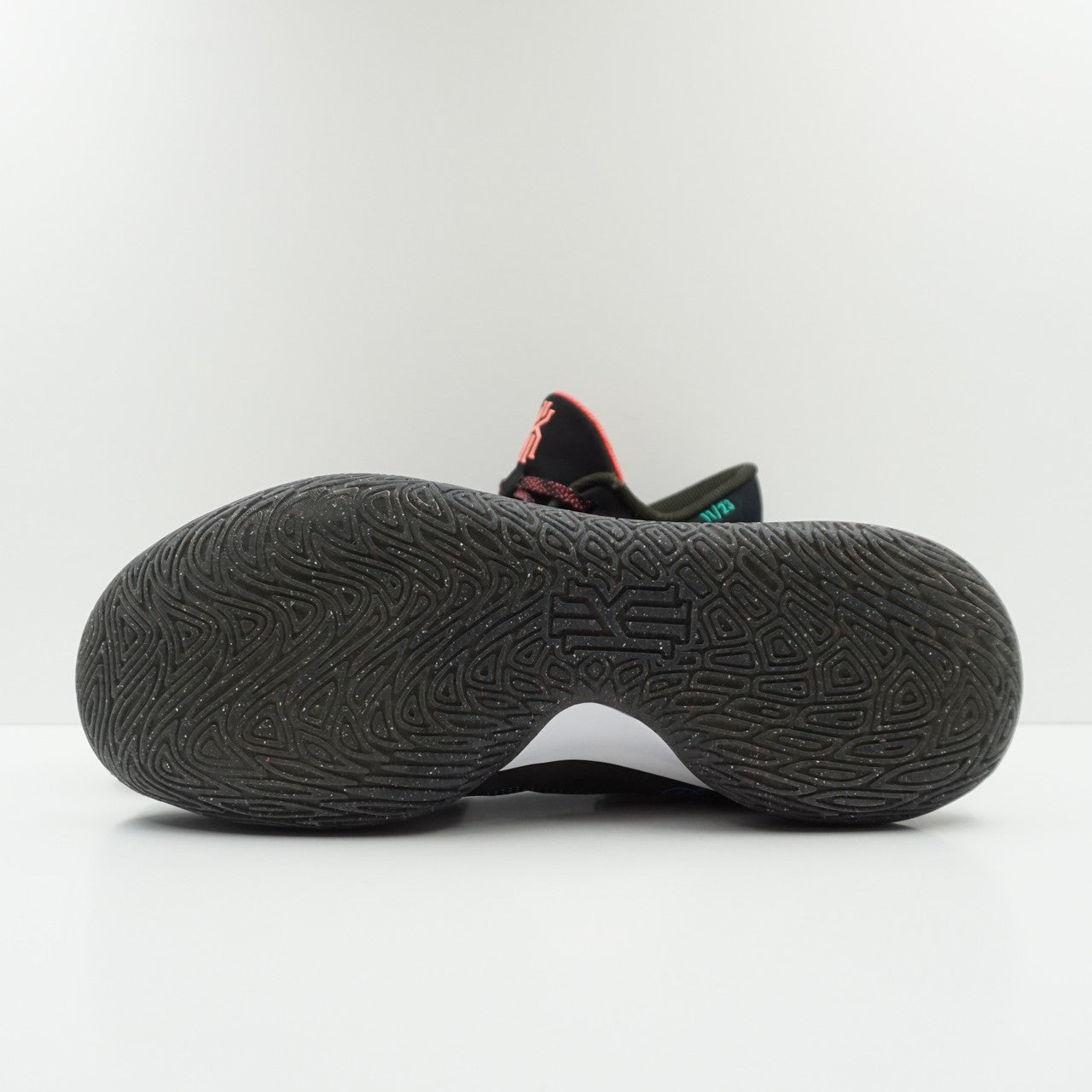 Kyrie Flytrap 5 Black Atomic Pink