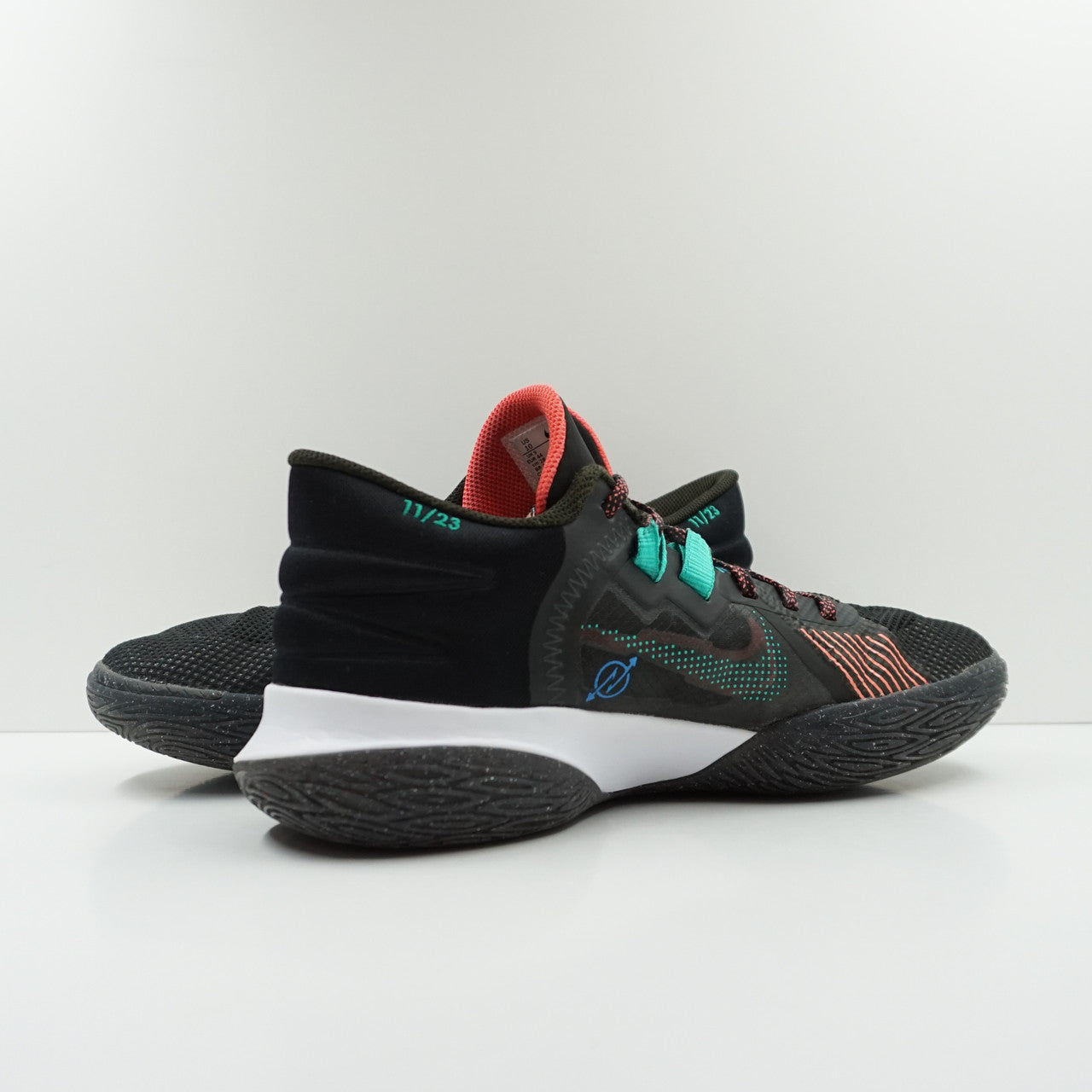 Kyrie Flytrap 5 Black Atomic Pink