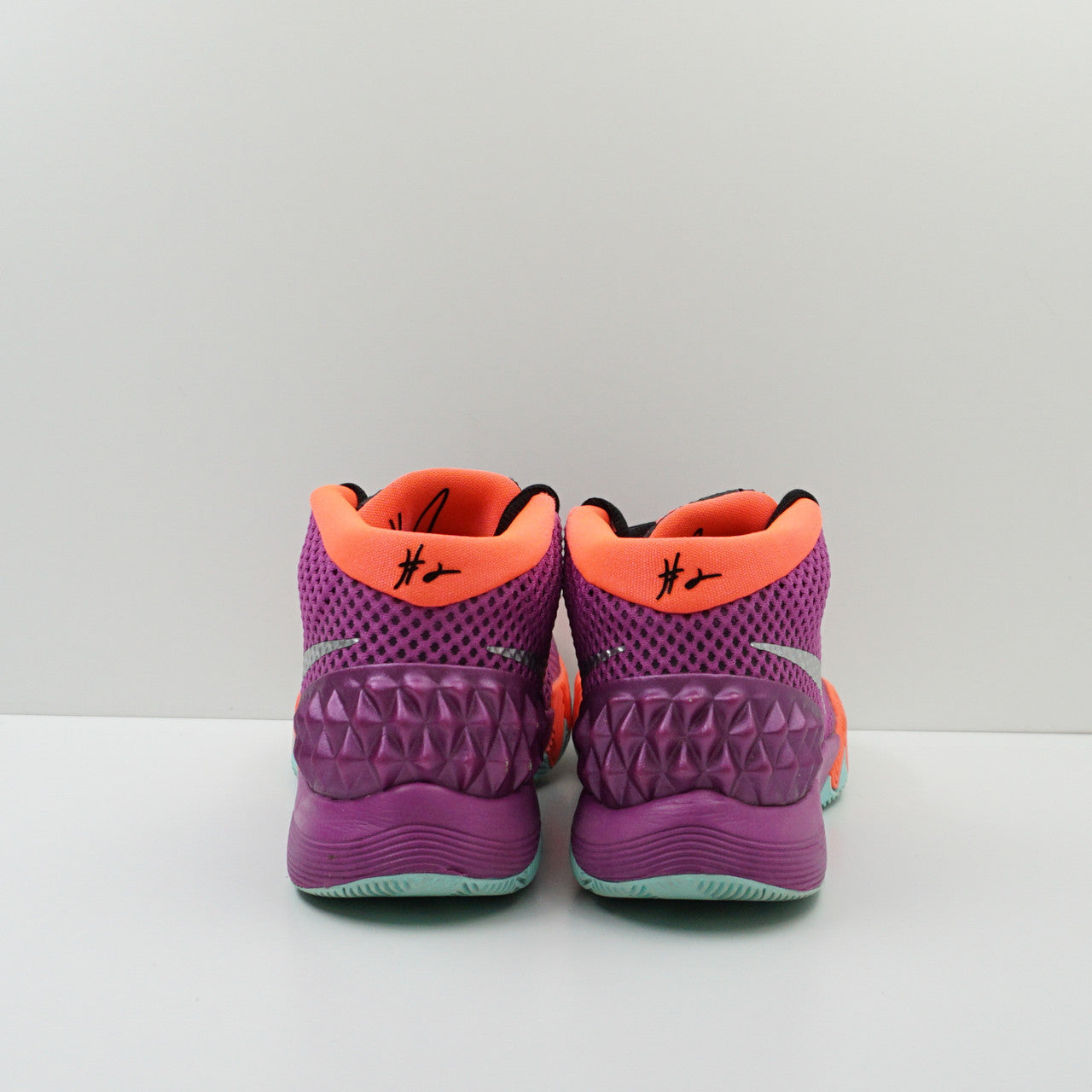Nike Kyrie 1 Easter