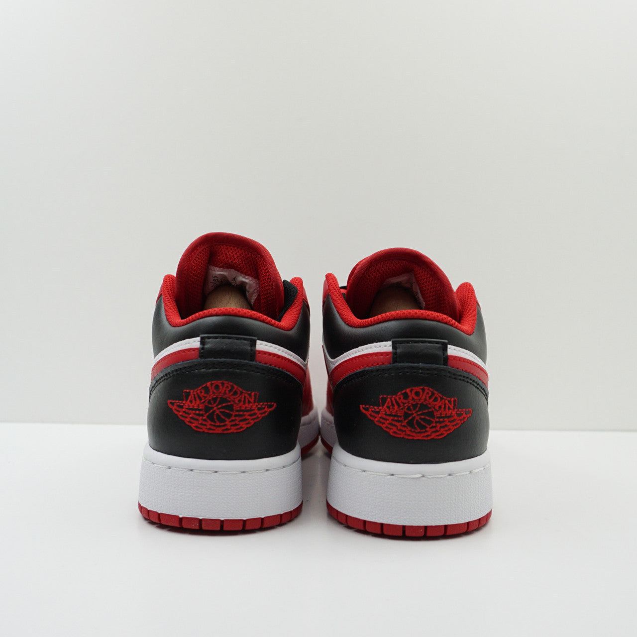 Jordan 1 Low Bulls (GS)