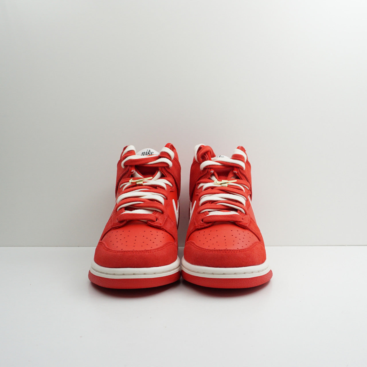 Nike Dunk High First Use Red