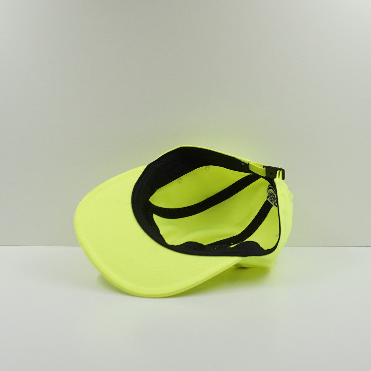 Nike AW84 Challenge Cap Neon