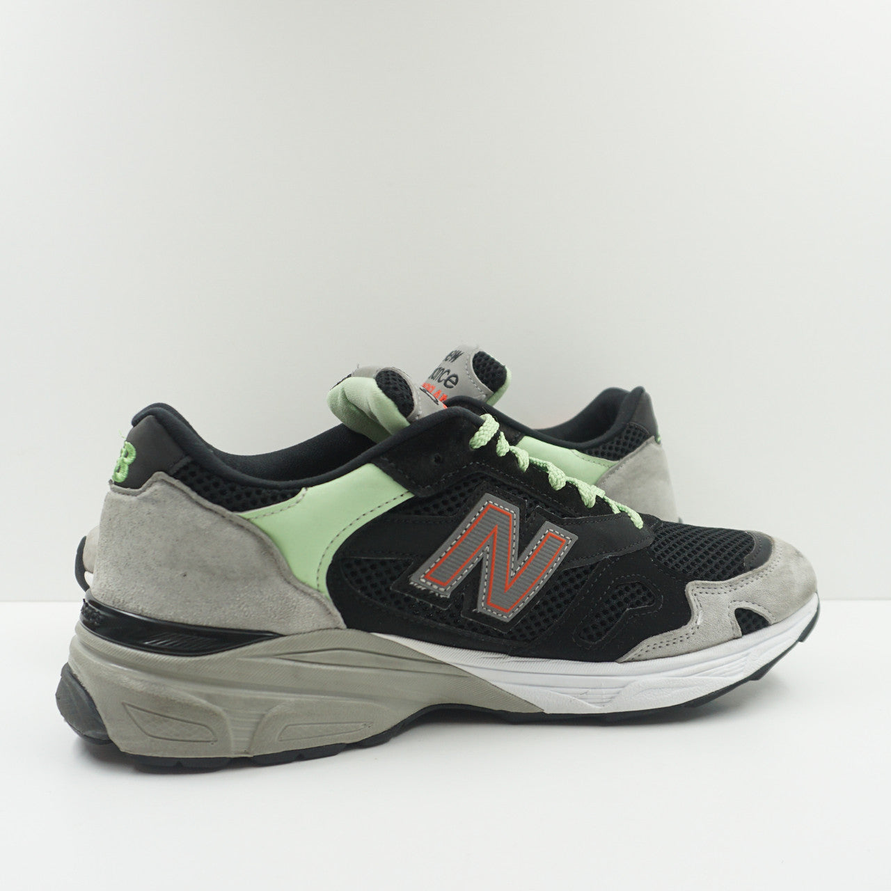 New Balance 920 Black Grey Mint
