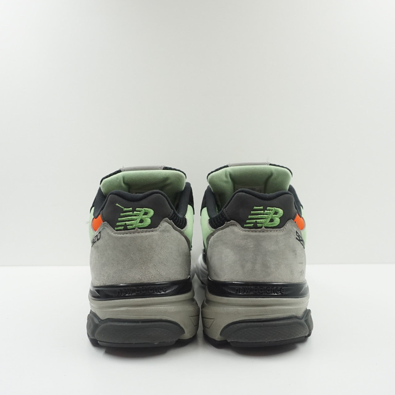 New Balance 920 Black Grey Mint