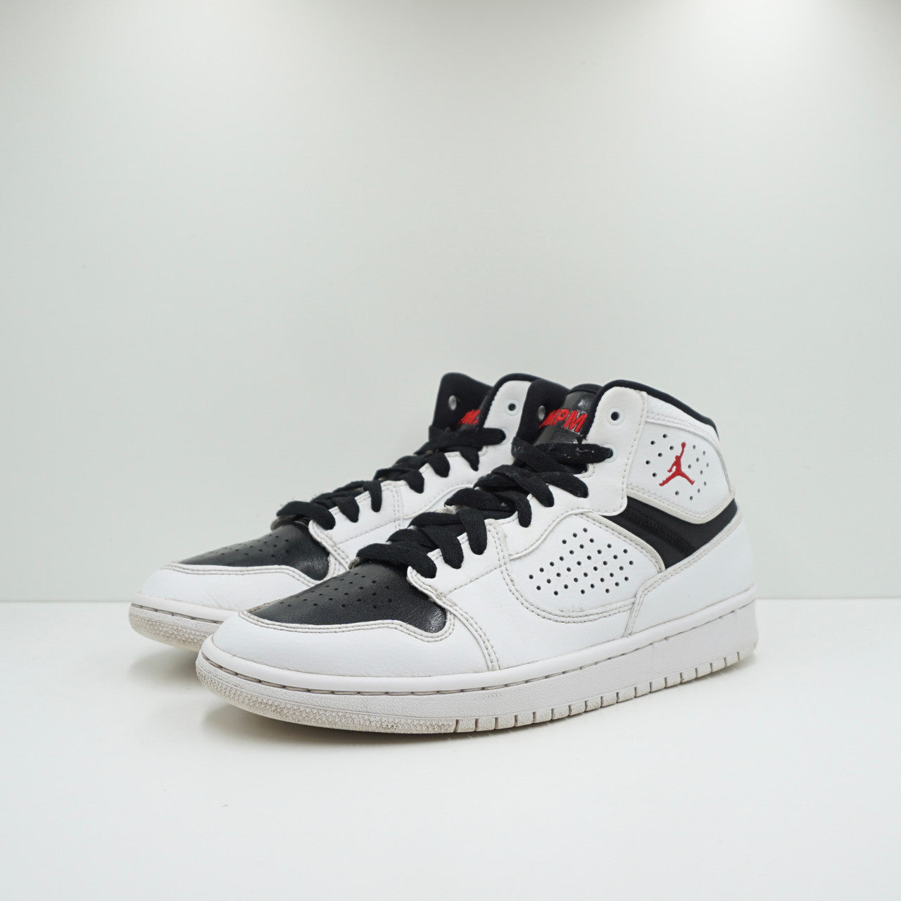 Jordan Access White Black University Red