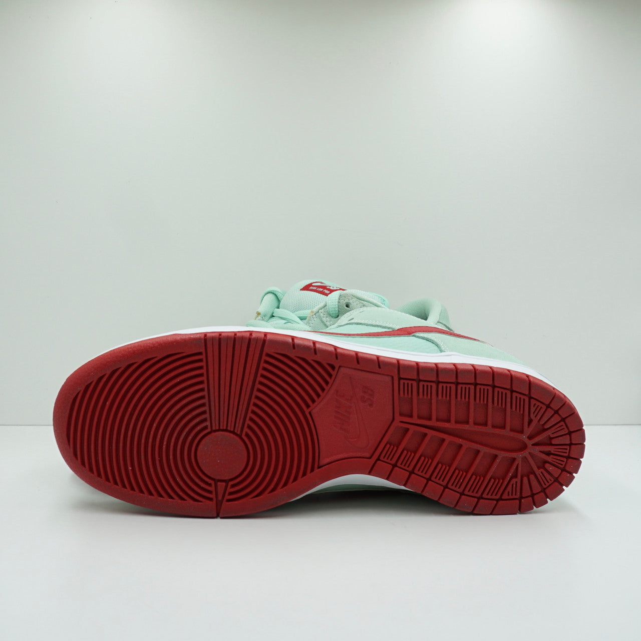 Nike SB Dunk Low Medium Mint Gym Red