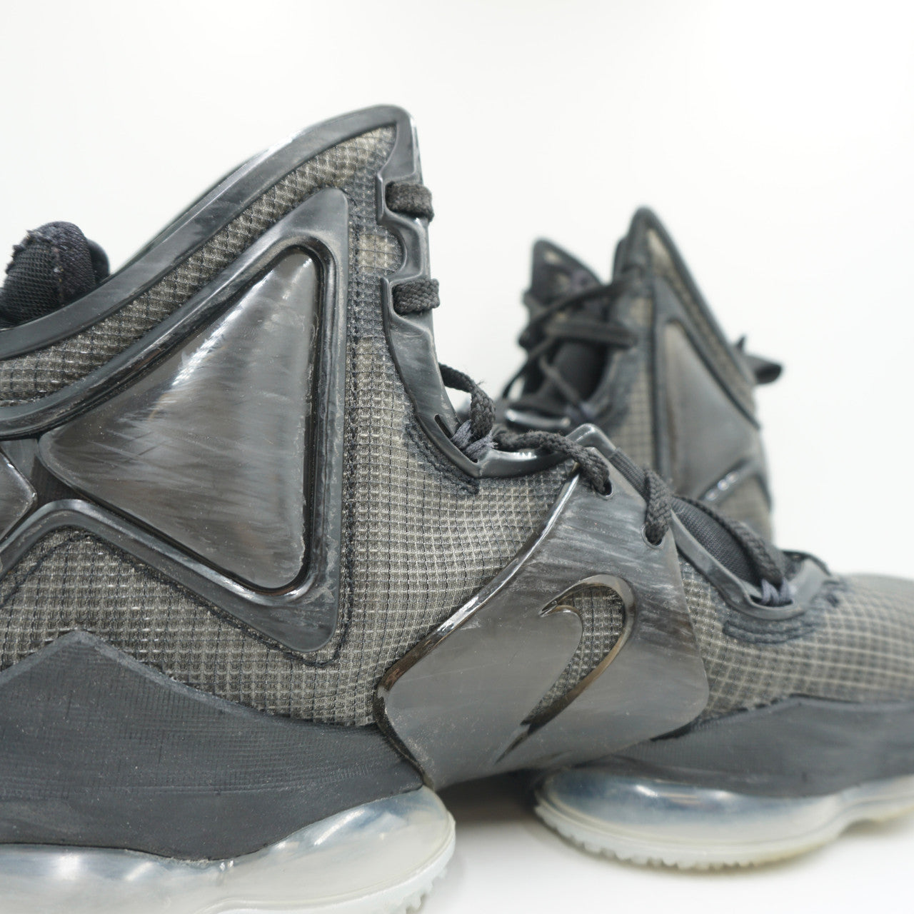 Nike LeBron 19 Black Anthracite Green Glow