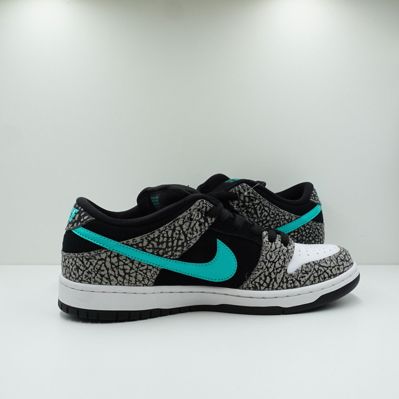 Nike SB Dunk Low Atmos Elephant