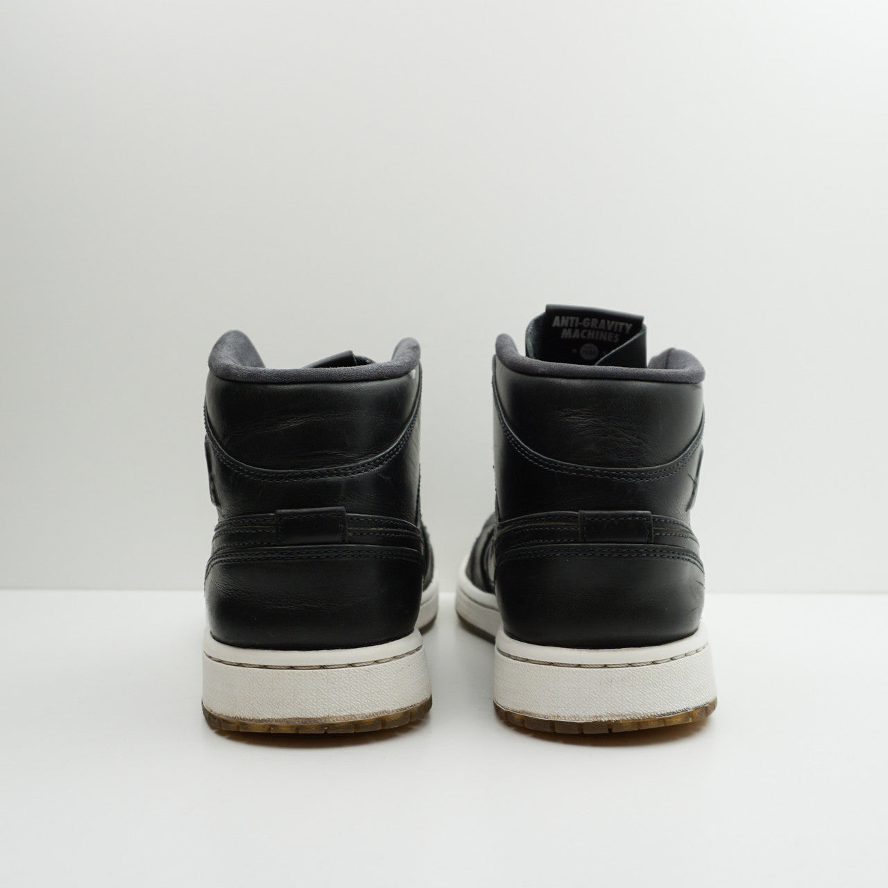 Jordan 1 Mid Nouveau Black Ice