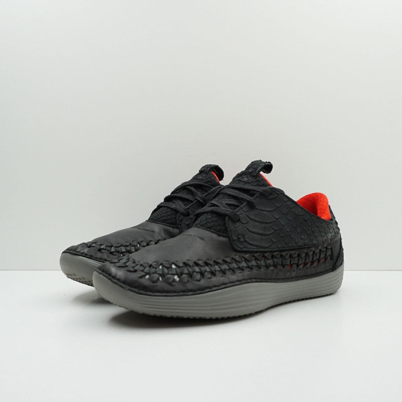 Nike Solarsoft Moccasin Woven Yeezy