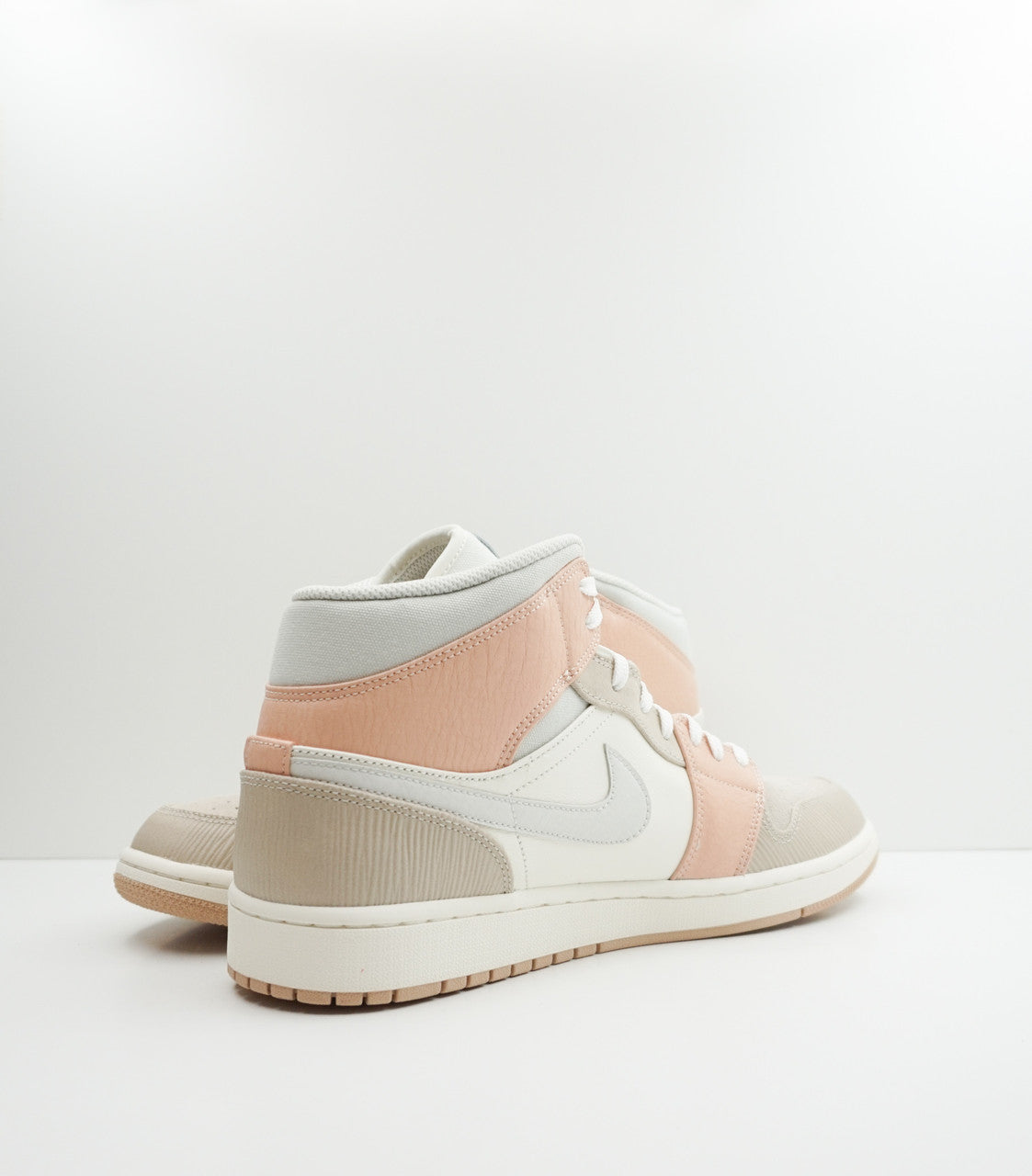 Jordan 1 Mid Milan